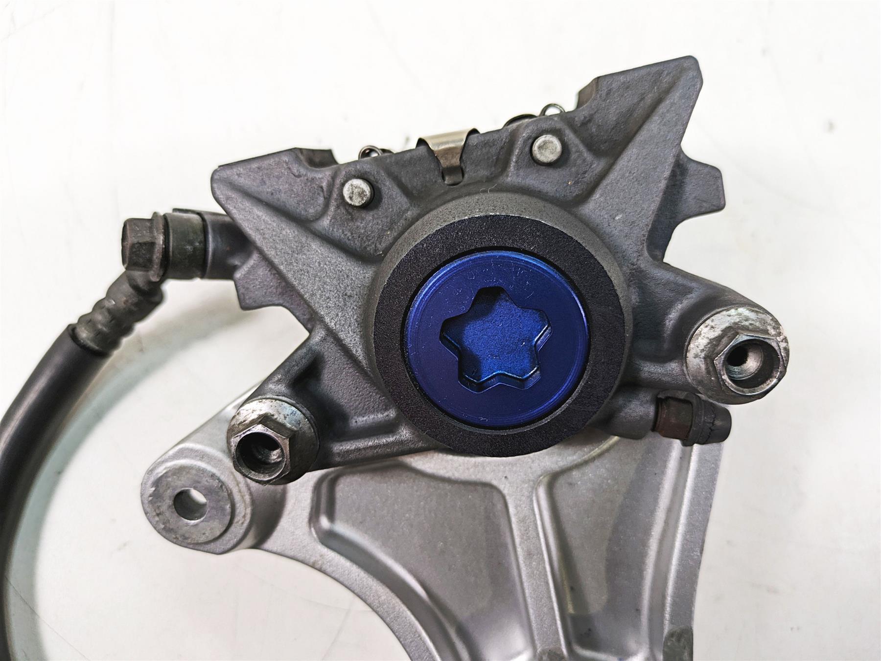 2002 Yamaha FZ1 FZS1000 Fazer Rear Brake Caliper + Line 5LV-2580W-00-00 {{ shop.shopifyCountryName }} - Mototech271