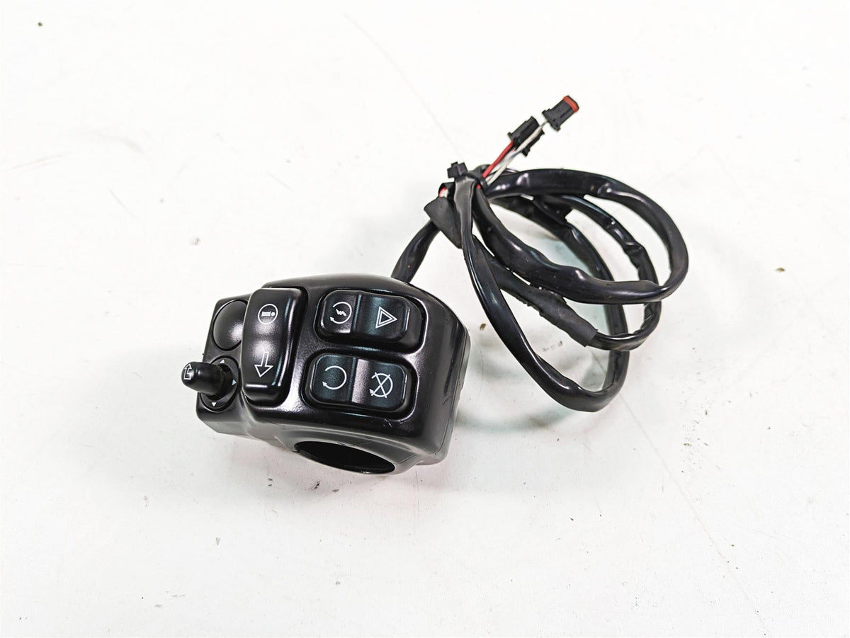 2019 Harley Touring FLHX Street Glide Right Hand Control Switch 71500129C {{ shop.shopifyCountryName }} - Mototech271