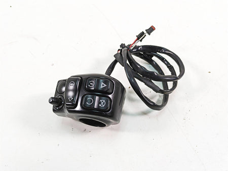 2019 Harley Touring FLHX Street Glide Right Hand Control Switch 71500129C {{ shop.shopifyCountryName }} - Mototech271