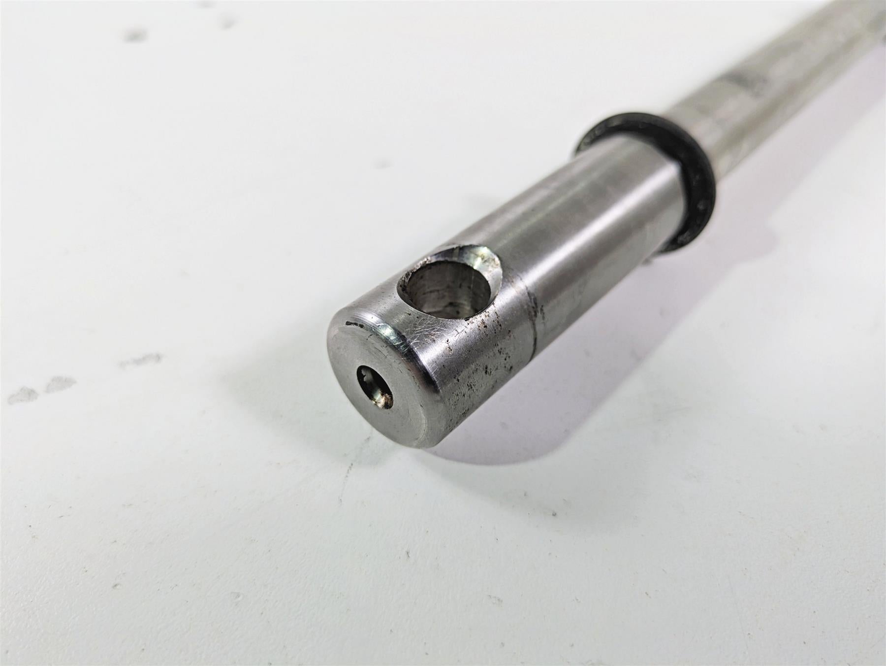 2007 Harley Sportster XL1200 C Front Axle Wheel Spindle 3/4" 43895-00 {{ shop.shopifyCountryName }} - Mototech271