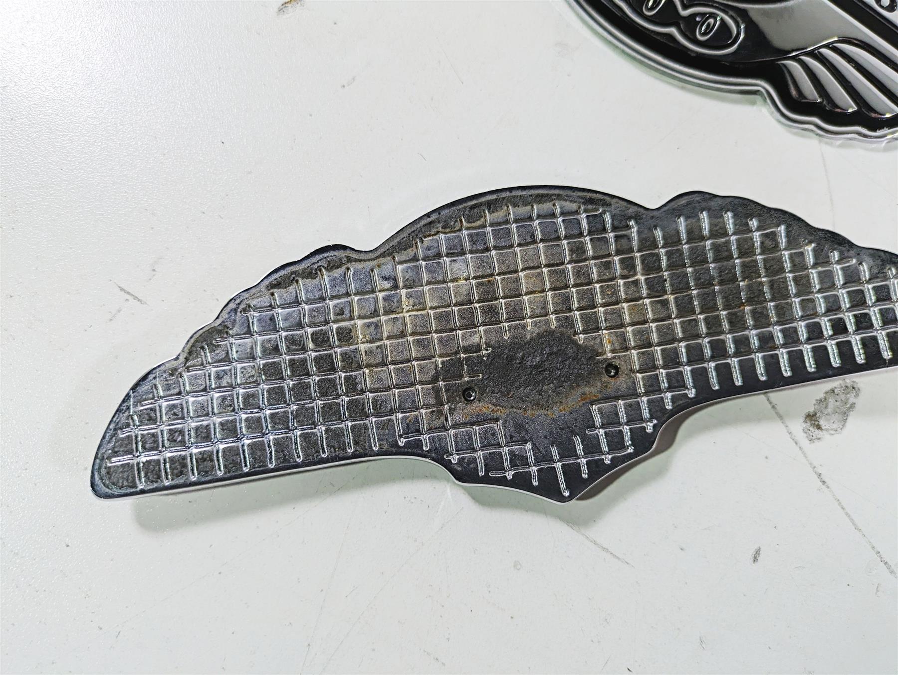 2003 Harley Dyna FXDL Low Rider 100TH Tank Emblems Badges 62230-03A 62231-03A {{ shop.shopifyCountryName }} - Mototech271