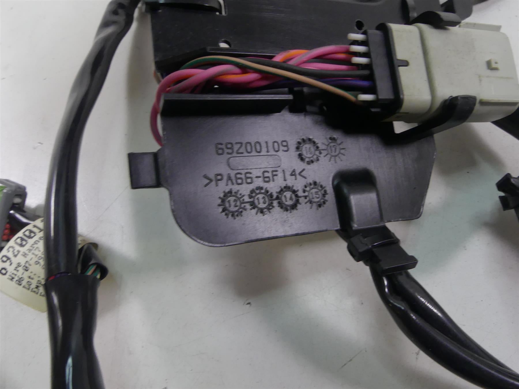 2017 Harley Touring FLHTKL Electra Glide Front Fairing Wiring Harness 69200121 {{ shop.shopifyCountryName }} - Mototech271