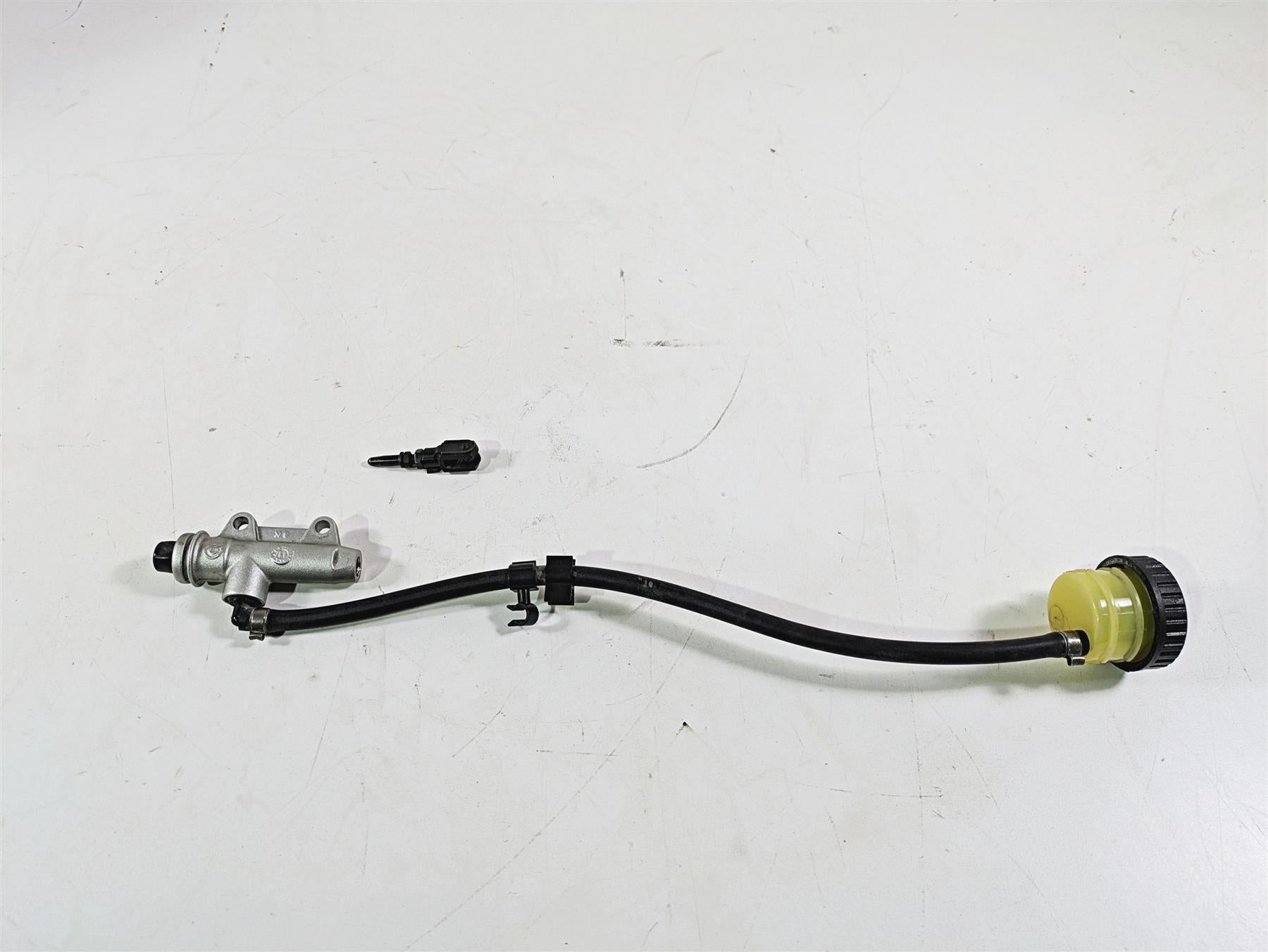 2012 BMW R1200R K27 Brembo Rear Brake Master Cylinder 34318529423 {{ shop.shopifyCountryName }} - Mototech271