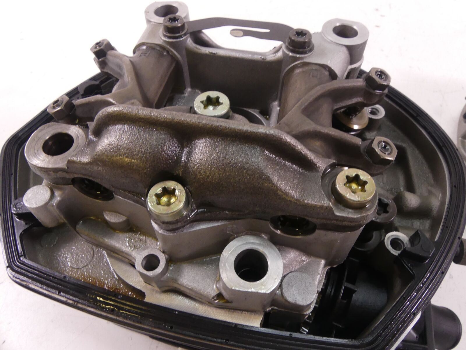 2008 BMW R1200GS K255 Adv Left Cylinder Head Cam Bridge + Valve Cover 1112770554 {{ shop.shopifyCountryName }} - Mototech271
