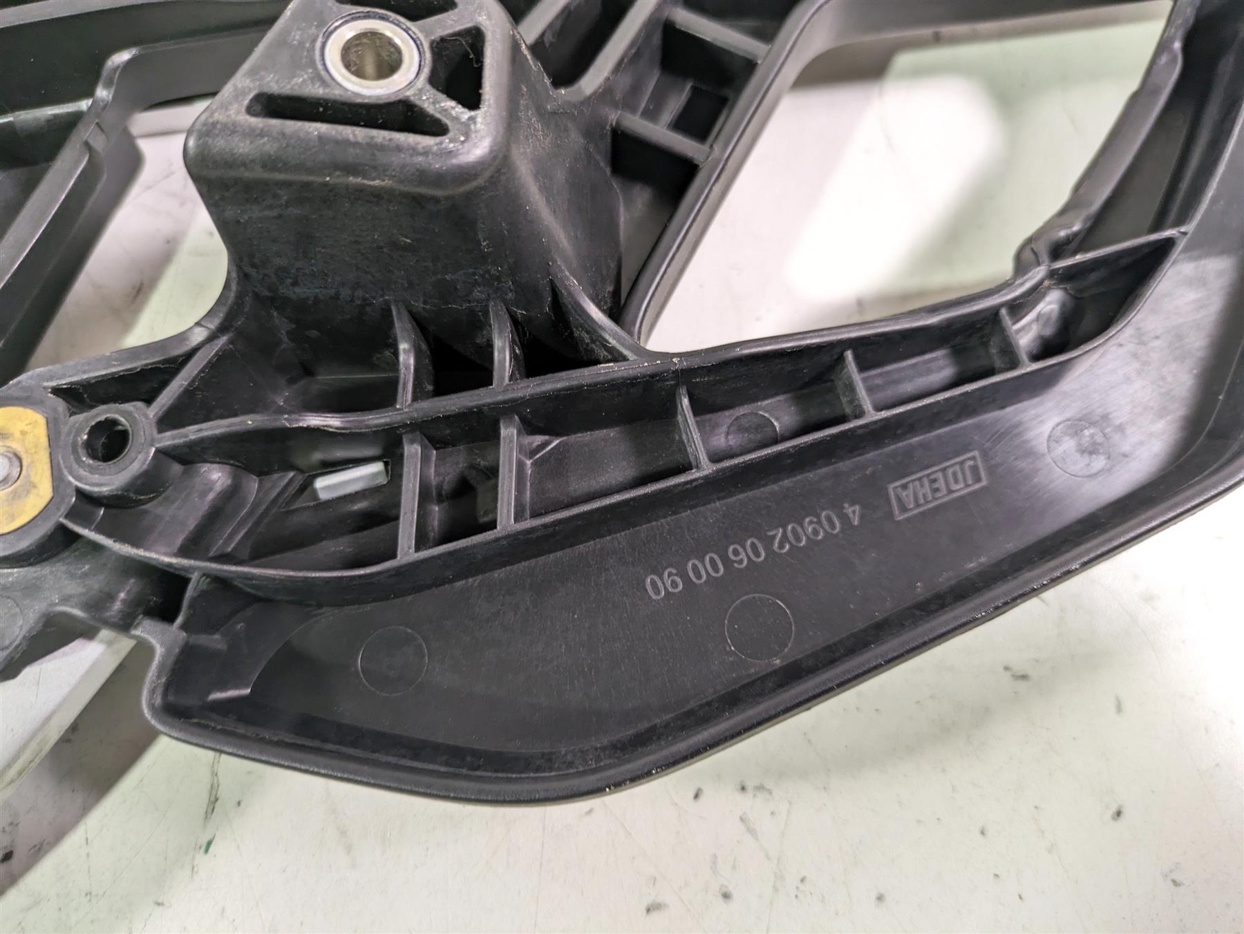 2022 BMW R1250 RT K052 Rear Luggage Rack & Grab Set 46548520650 46548548023 {{ shop.shopifyCountryName }} - Mototech271