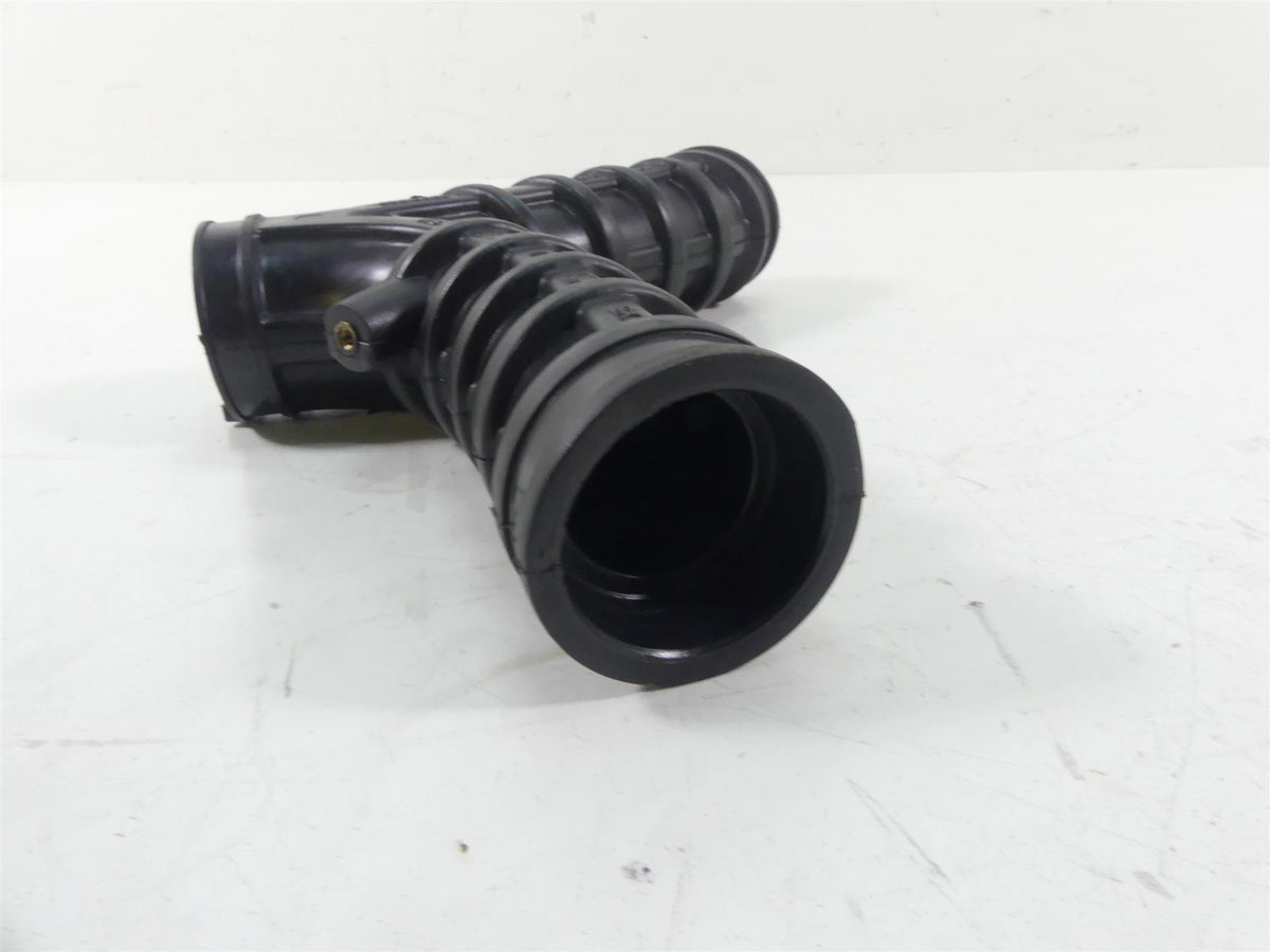 2019 Moto Guzzi V7 III Stone 750 Air Fuel Inlet Y-Tube 2B001823 {{ shop.shopifyCountryName }} - Mototech271