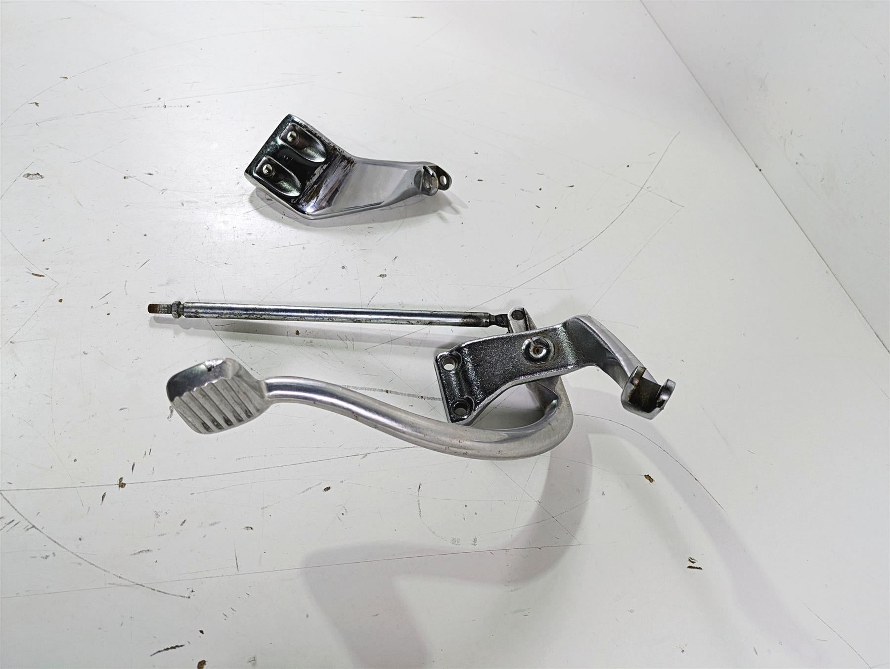 2015 Harley FXDL Dyna Low Rider L+R Mid Foot Peg Control Set 50666-07 50500279 {{ shop.shopifyCountryName }} - Mototech271