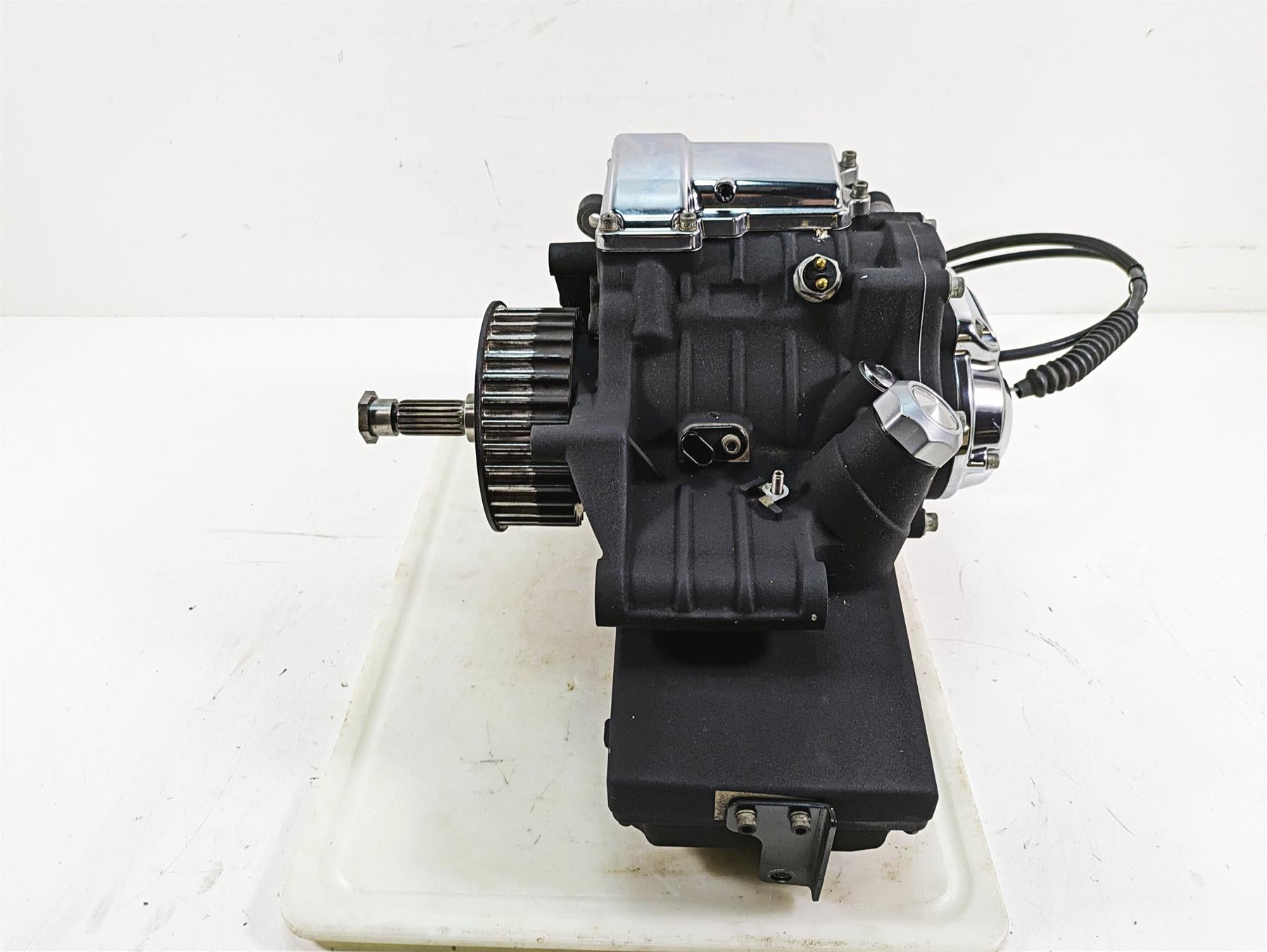 2011 Harley Touring FLHR Road King Transmission Gear Box 6-Speed 33166-10A {{ shop.shopifyCountryName }} - Mototech271
