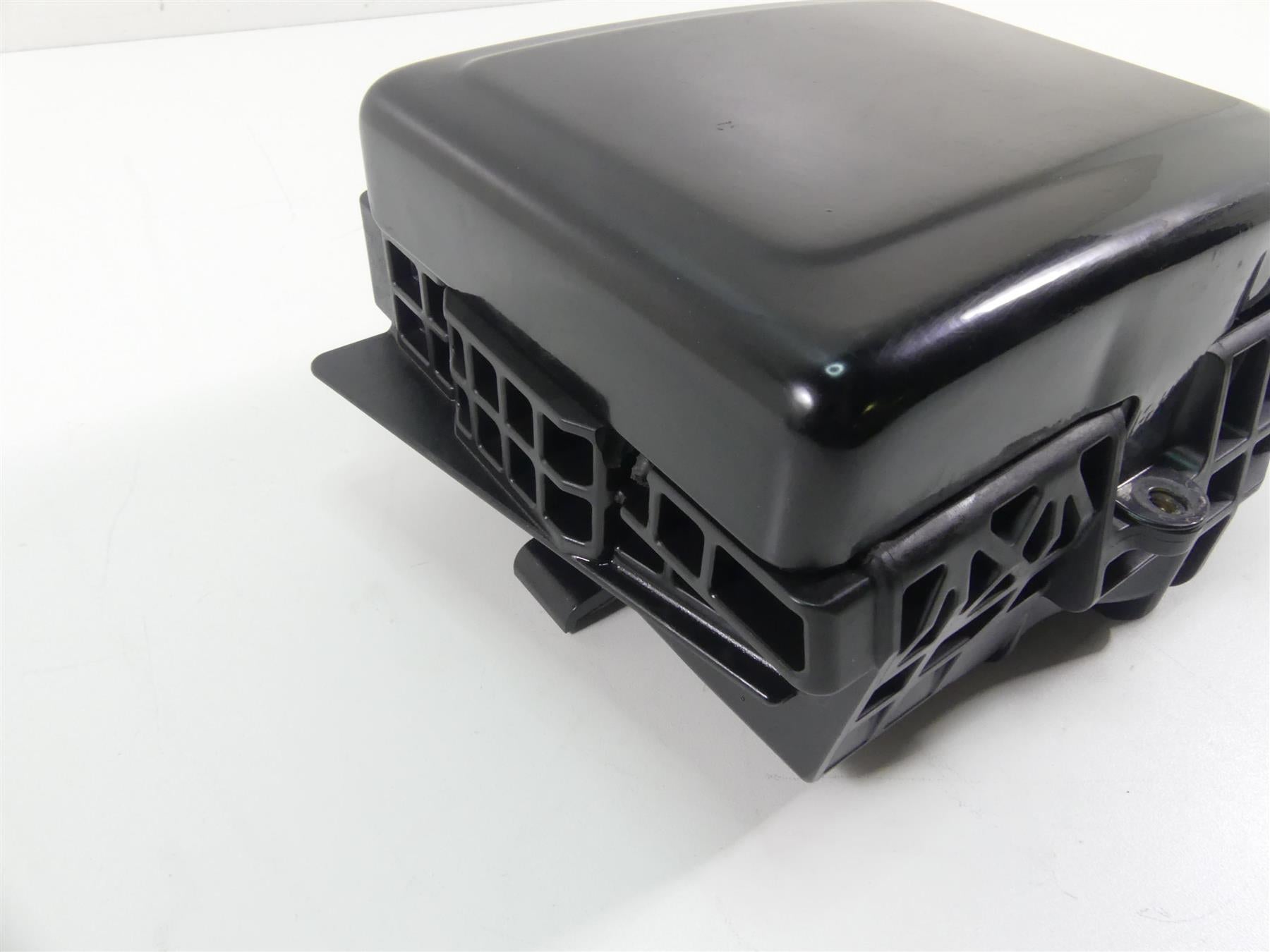 2016 Harley FXDL Dyna Low Rider Battery Tray Carrier Stay & Outer Cover 70379-06 {{ shop.shopifyCountryName }} - Mototech271