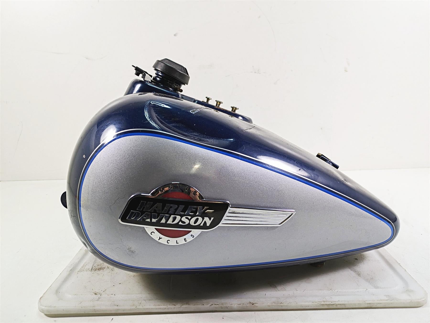 1999 Harley Touring FLHTC Electra Glide Fuel Gas Petrol Tank -Dented 61227-98 {{ shop.shopifyCountryName }} - Mototech271