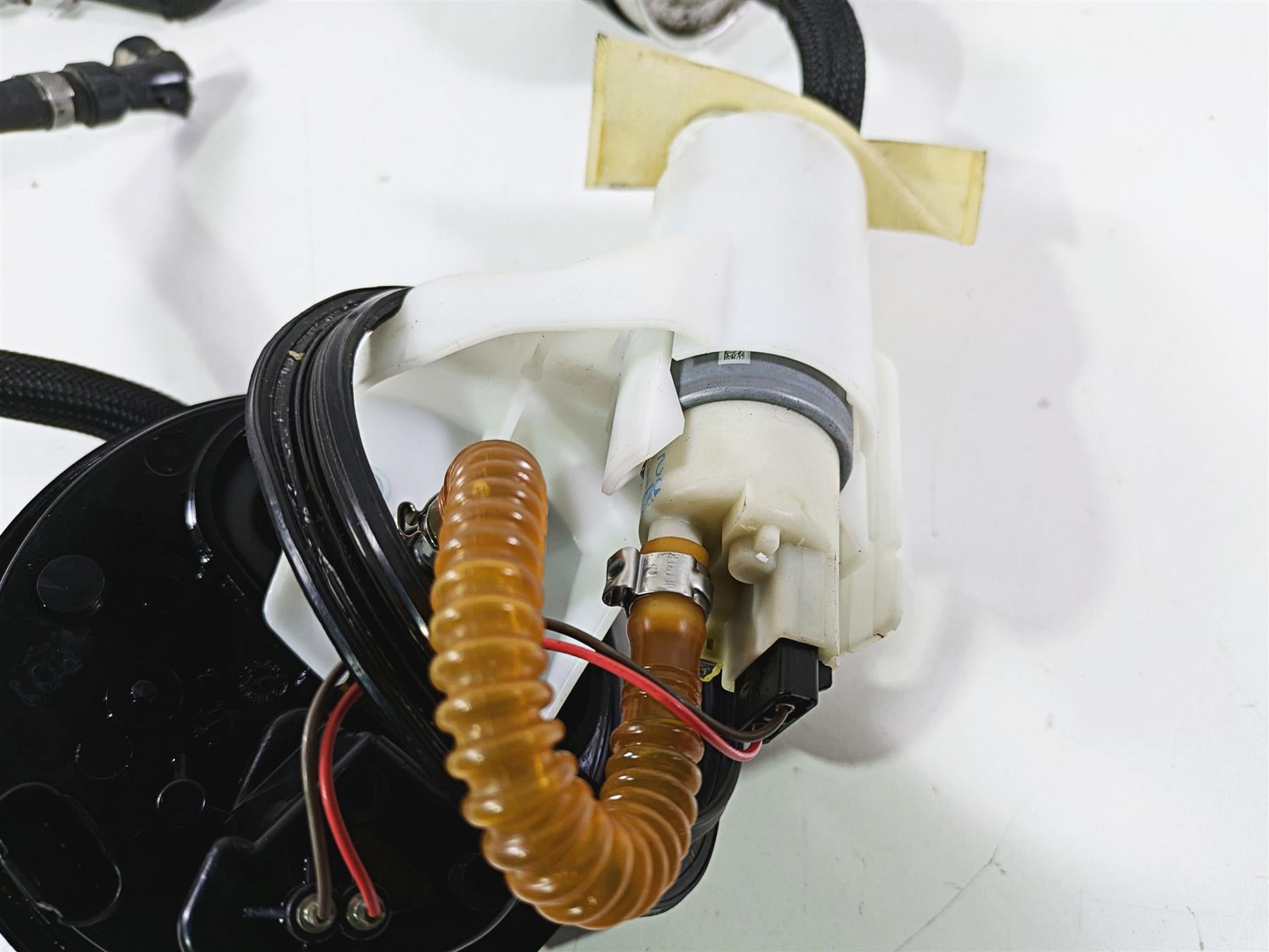 2012 BMW R1200R K27 Fuel Gas Petrol Pump - Tested 16147708071 {{ shop.shopifyCountryName }} - Mototech271