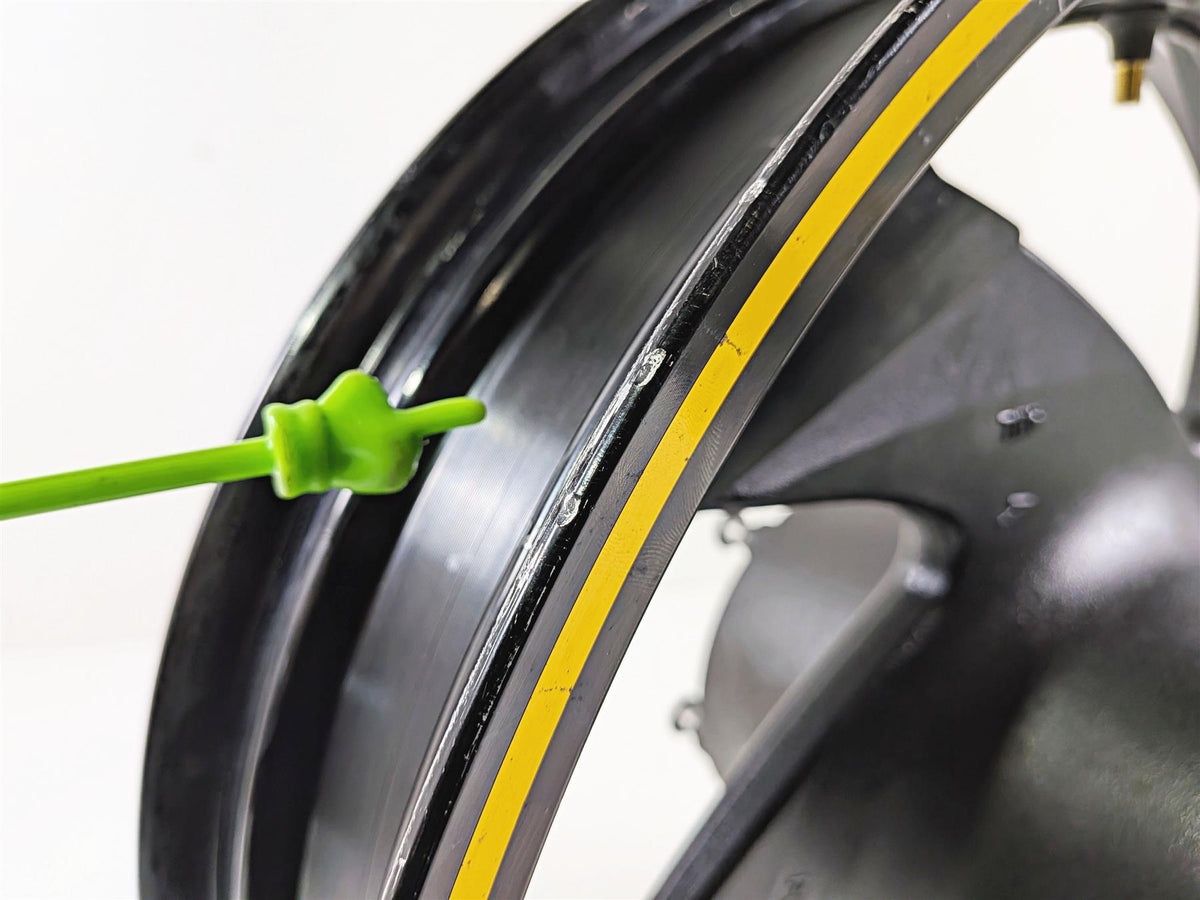 2014 Suzuki M109R VZR1800 Boulevard Straight 18x3.5 Front Wheel 54111-48G10-019 {{ shop.shopifyCountryName }} - Mototech271