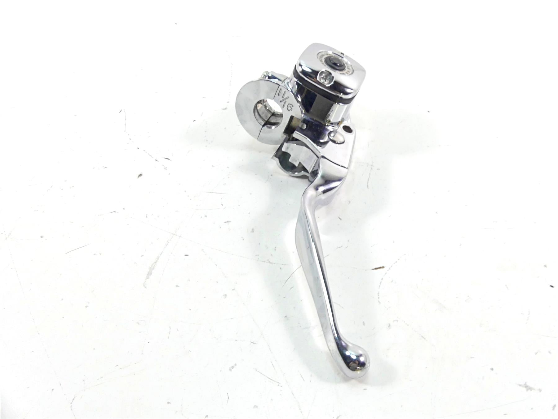 2006 Harley Touring FLHTCU SE E-Glide Front Brake Master Cylinder 11/16 46431-05 {{ shop.shopifyCountryName }} - Mototech271