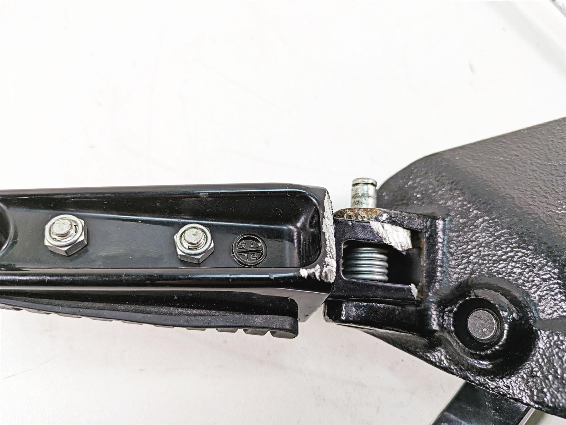 2016 Suzuki M109R VZR1800 Left Front Footpeg & Shifter Lever 43521-48G01 {{ shop.shopifyCountryName }} - Mototech271