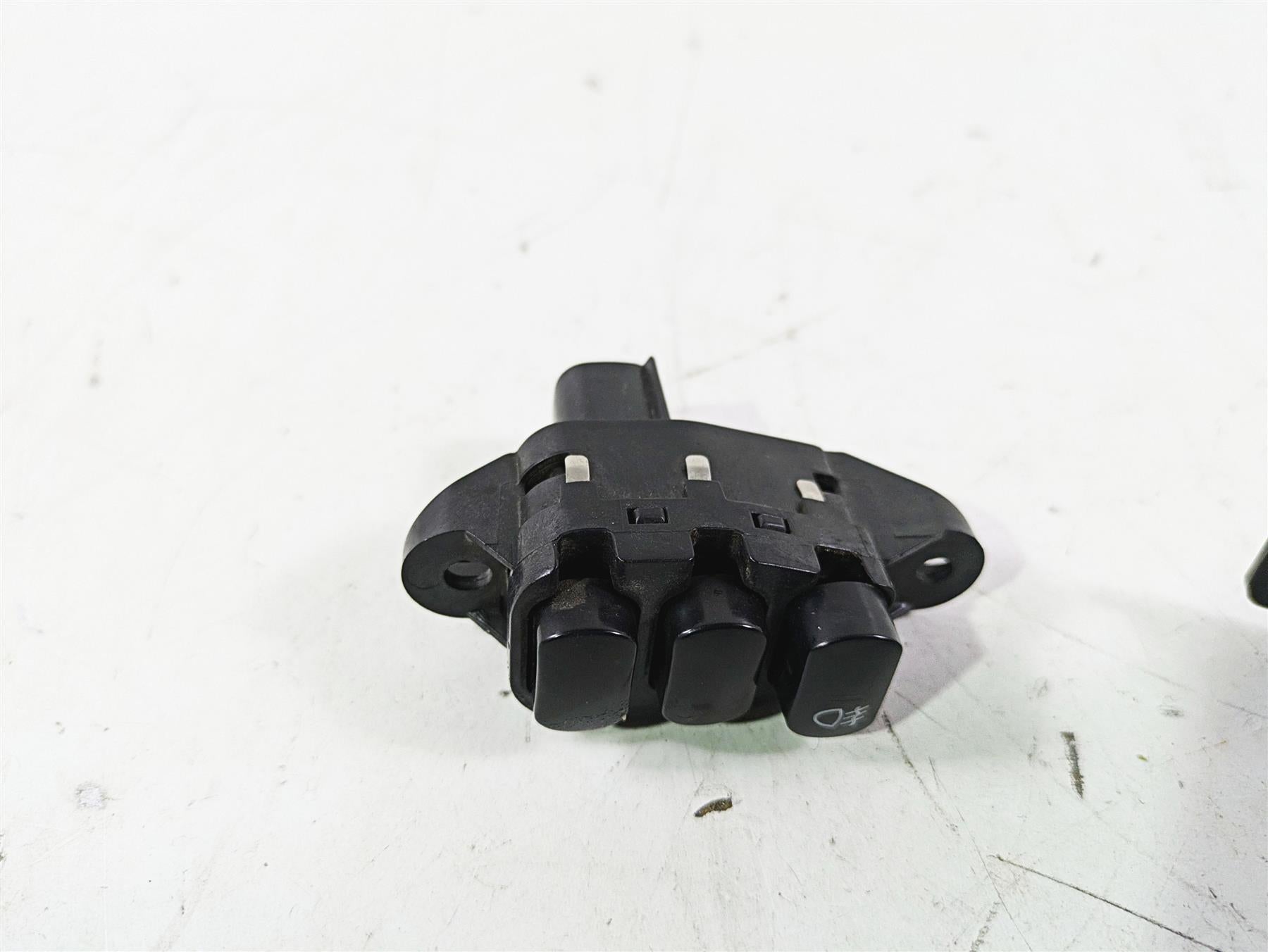 2015 Harley Touring FLHTKL E -Glide Low Auxiliary Switch Button Set 69200172 {{ shop.shopifyCountryName }} - Mototech271
