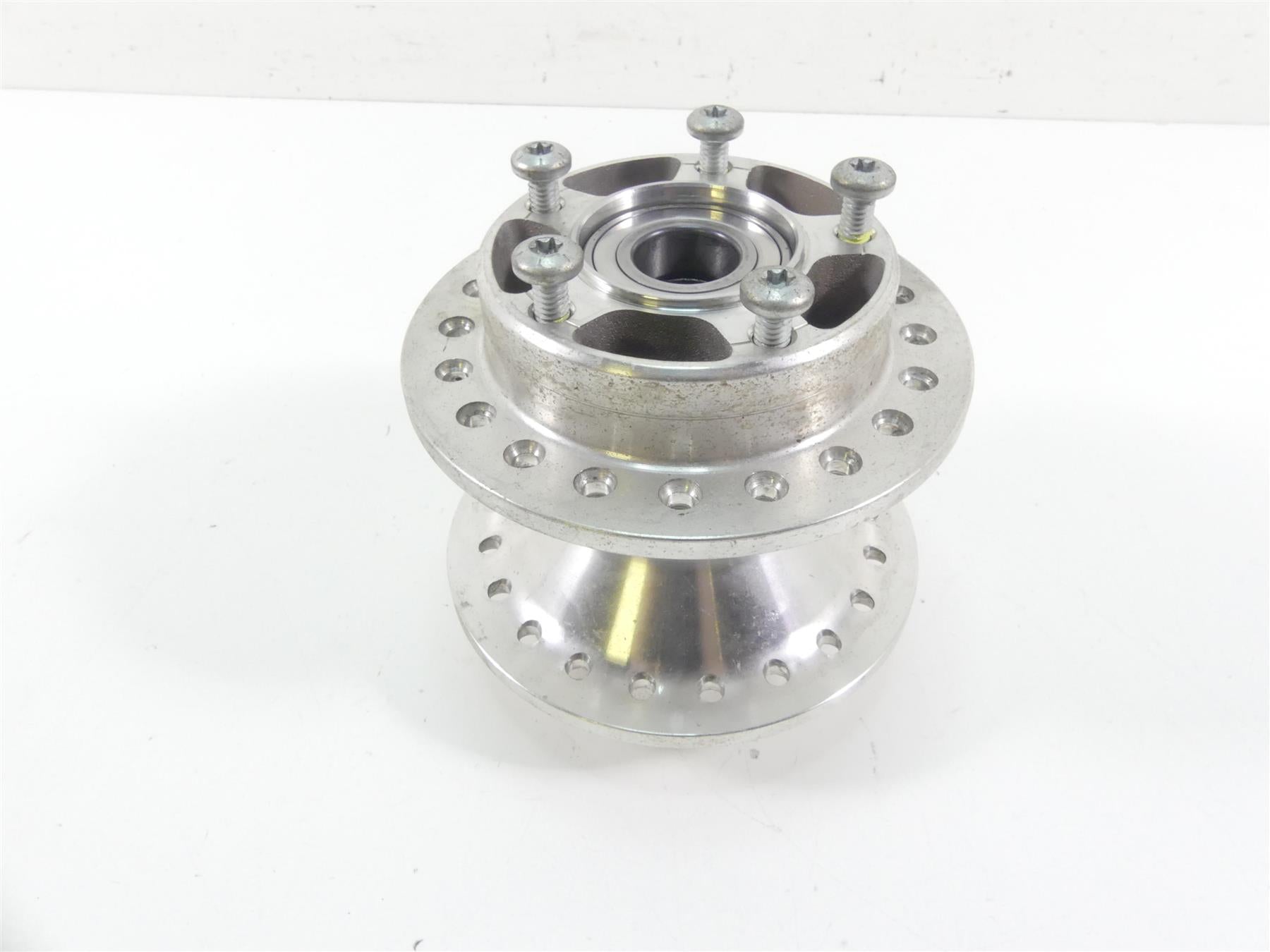 2020 Harley Softail FXBB Street Bob Front Spoke Wheel Hub 43300565 41426-07 {{ shop.shopifyCountryName }} - Mototech271
