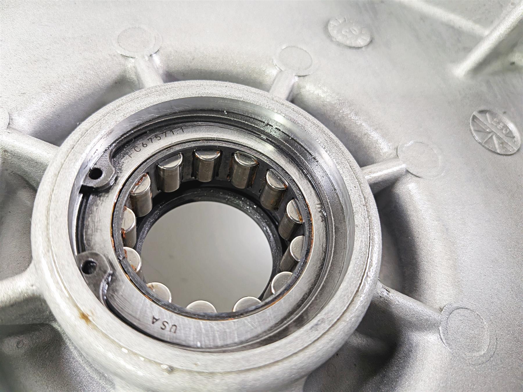 2004 Harley Touring FLTRI Road Glide Inner Primary Drive Clutch Cover 60677-01B-Mototech271