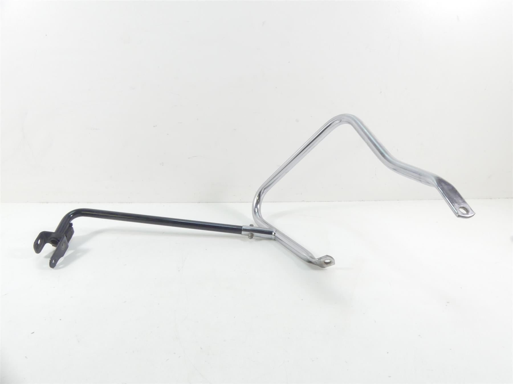 2014 Harley Touring FLHXS Street Glide Sp Left Saddlebag Mount Guard 90200506 {{ shop.shopifyCountryName }} - Mototech271