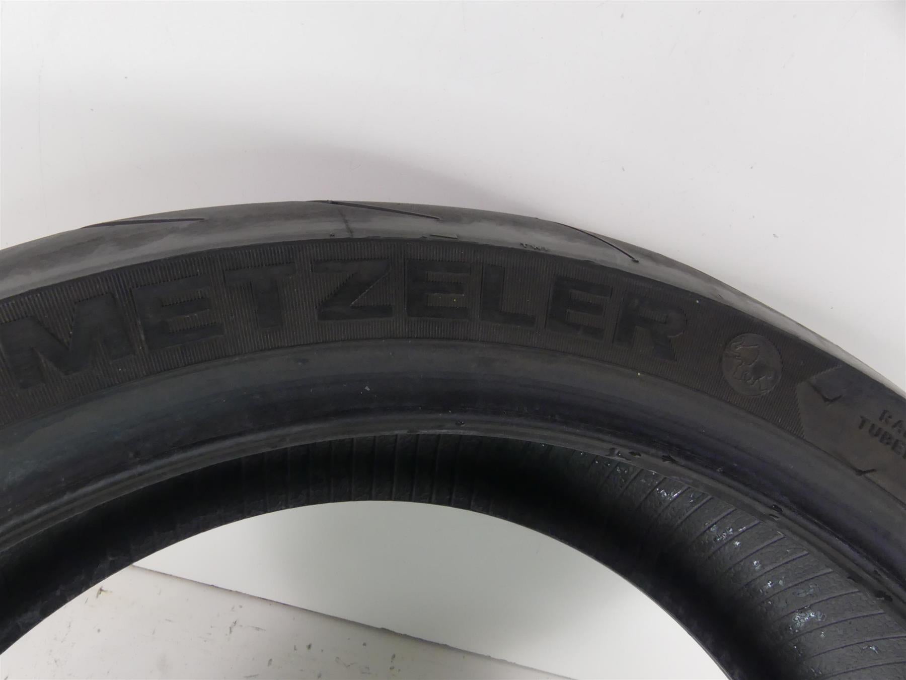 Used Rear Motorcycle Tire Metzeler Sportec M9RR 180/55R17 - 5417581 {{ shop.shopifyCountryName }} - Mototech271