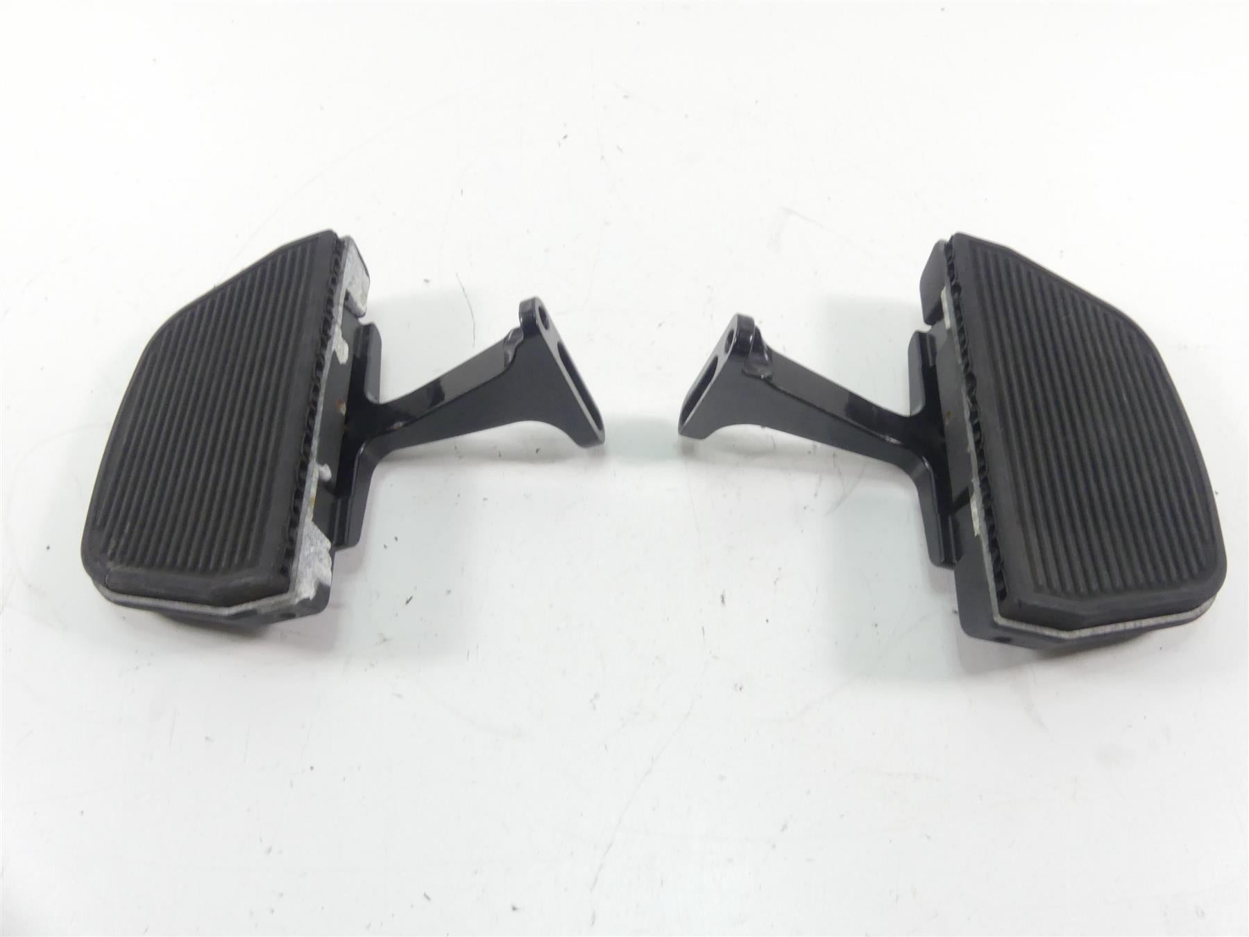 2013 Harley Touring FLHTK Electra Glide Rear Passenger Floor Board Set 52719-10 {{ shop.shopifyCountryName }} - Mototech271