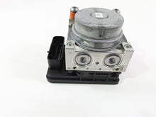 Load image into Gallery viewer, 2019 BMW R1250RT K52 Abs Brake Pump Module 9444397 34519444398 | Mototech271
