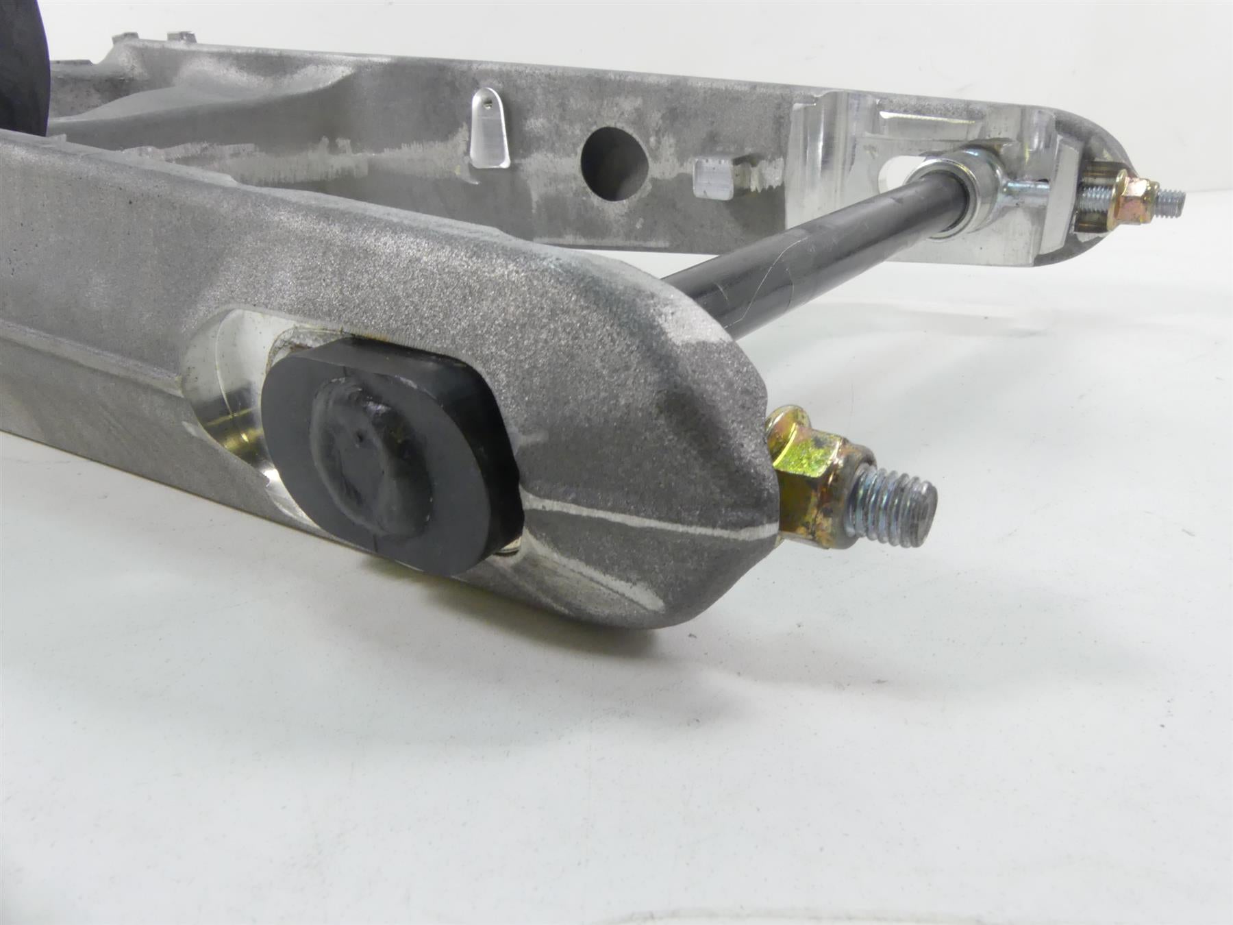 2020 Indian Roadmaster Rear Suspension Swingarm Swing Arm & 20mm Axle 5142382 {{ shop.shopifyCountryName }} - Mototech271