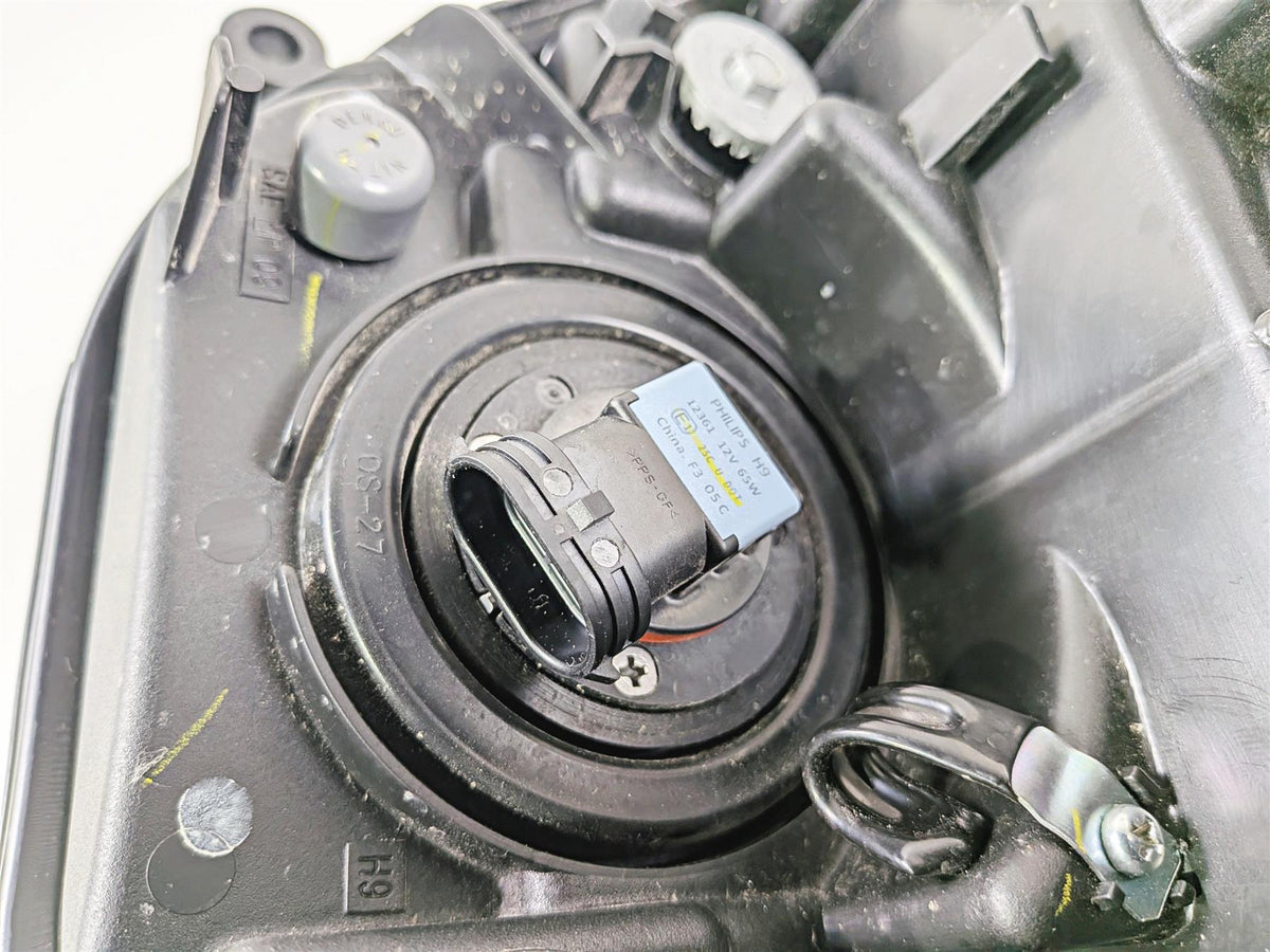 2024 Suzuki GSXR600 Headlight Head Light Lamp 35100-14J32-999 {{ shop.shopifyCountryName }} - Mototech271