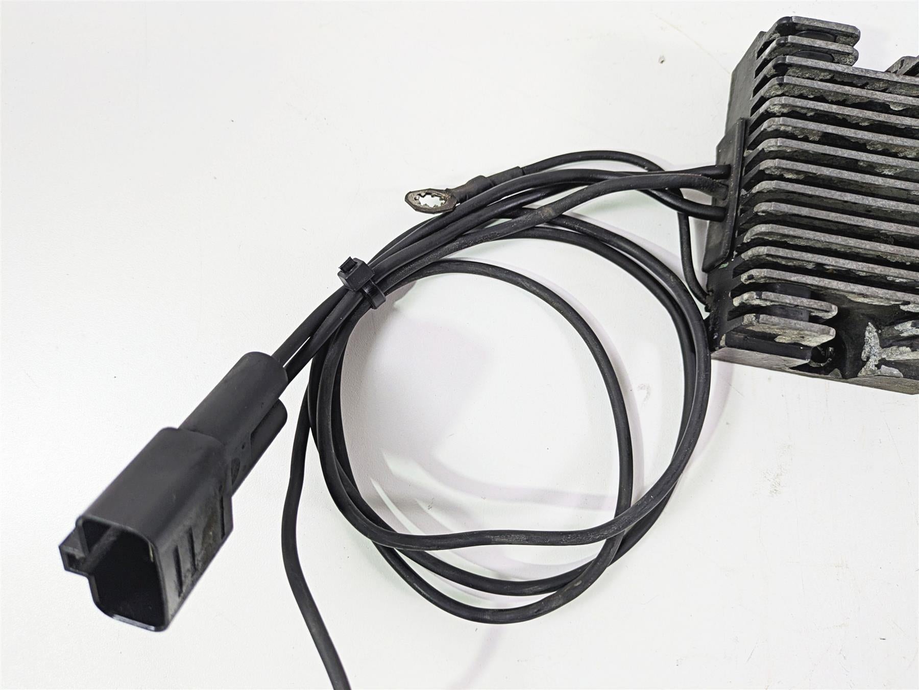 1999 Harley Dyna FXDL Low Rider Rectifier Voltage Regulator 74518-99A {{ shop.shopifyCountryName }} - Mototech271