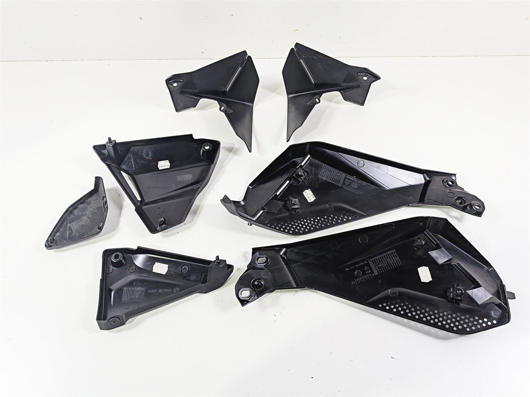 2016 BMW R1200 GS K50 Plastic Cover Infill Fairing Set 46638528675 46638528676 {{ shop.shopifyCountryName }} - Mototech271