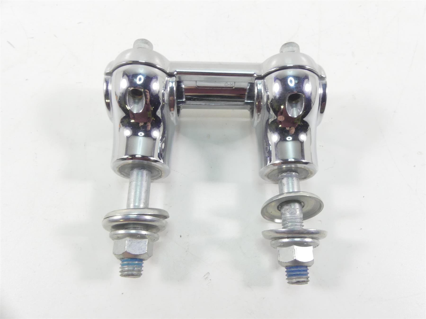 2019 Harley FLHC Softail Heritage Chrome Handlebar Clamp Riser Set 56998-09 {{ shop.shopifyCountryName }} - Mototech271