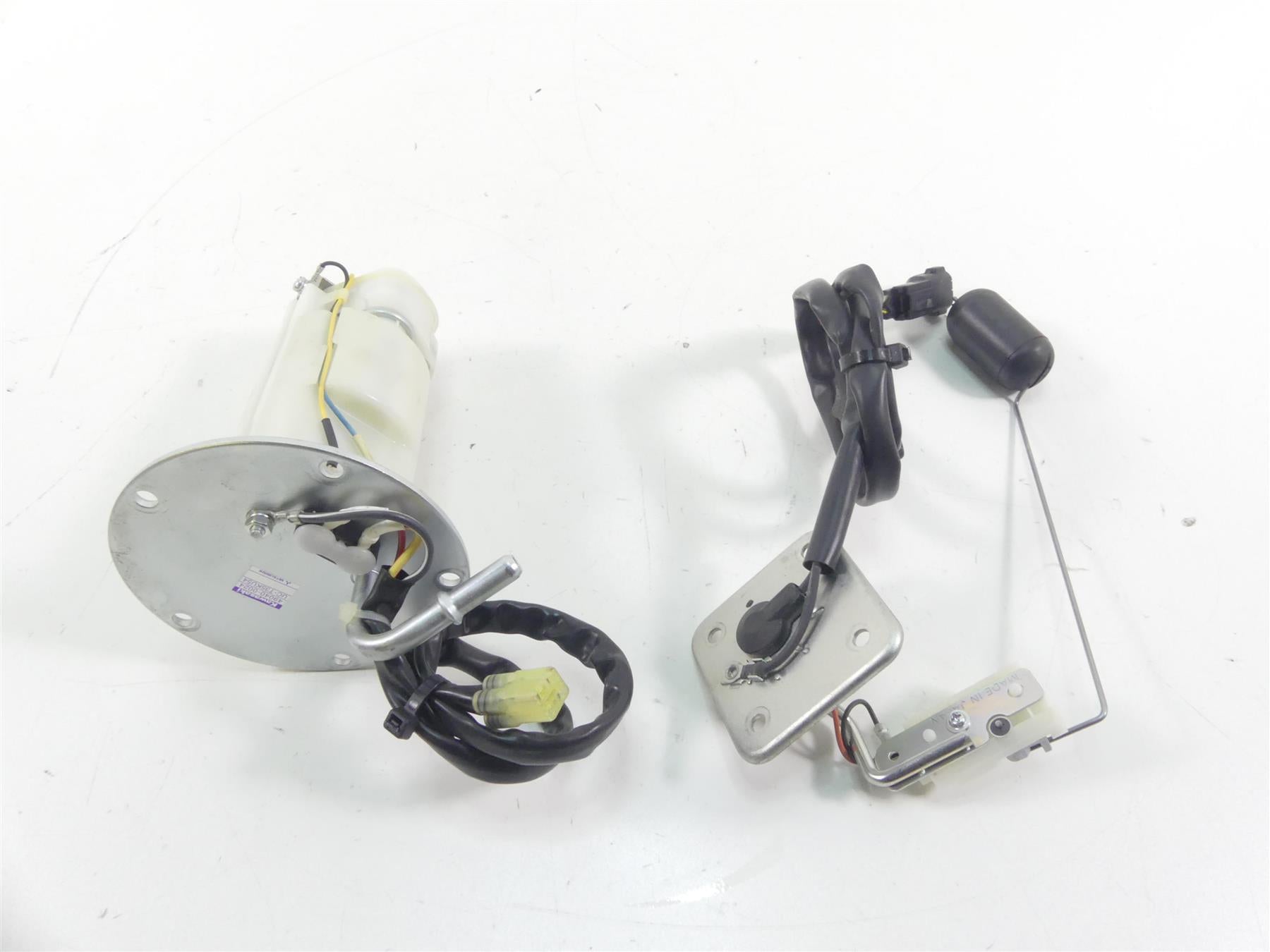 2021 Kawasaki ZX1400 ZX14R Ninja Fuel Gas Pump & Sending Unit -Tested 49040-0024 {{ shop.shopifyCountryName }} - Mototech271