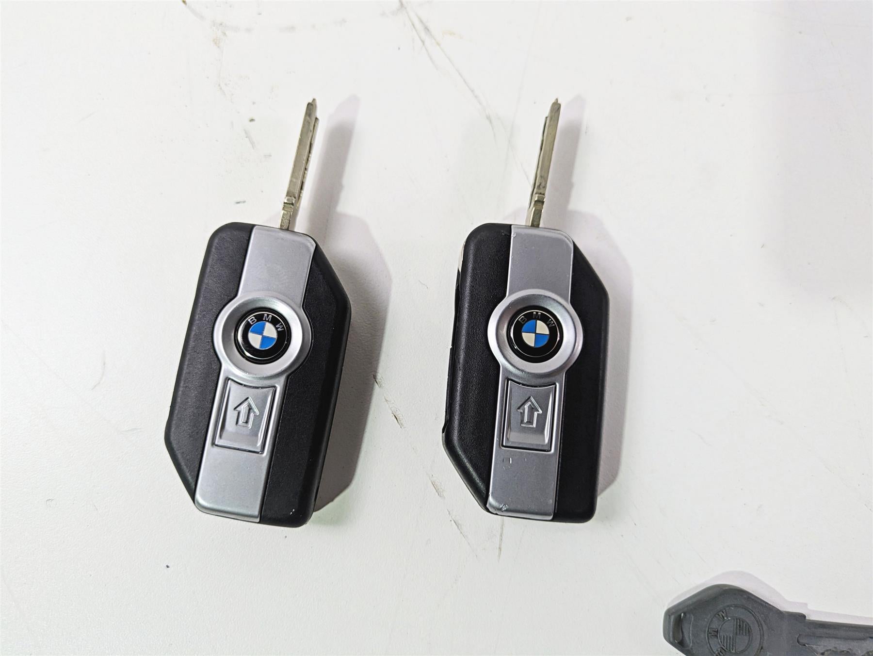 2015 BMW R1200 GS Adv K51 Cdi Handsfree Ignition Switch Key Lock Set 8546129 {{ shop.shopifyCountryName }} - Mototech271