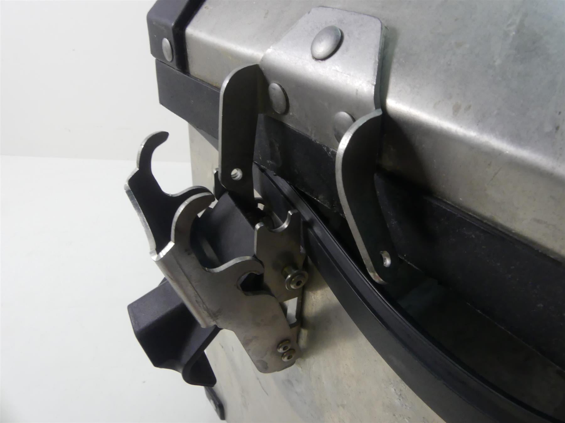 2013 BMW R1200GS K255 Adventure Right Saddlebag Saddle Bag -Read 71607722306 {{ shop.shopifyCountryName }} - Mototech271