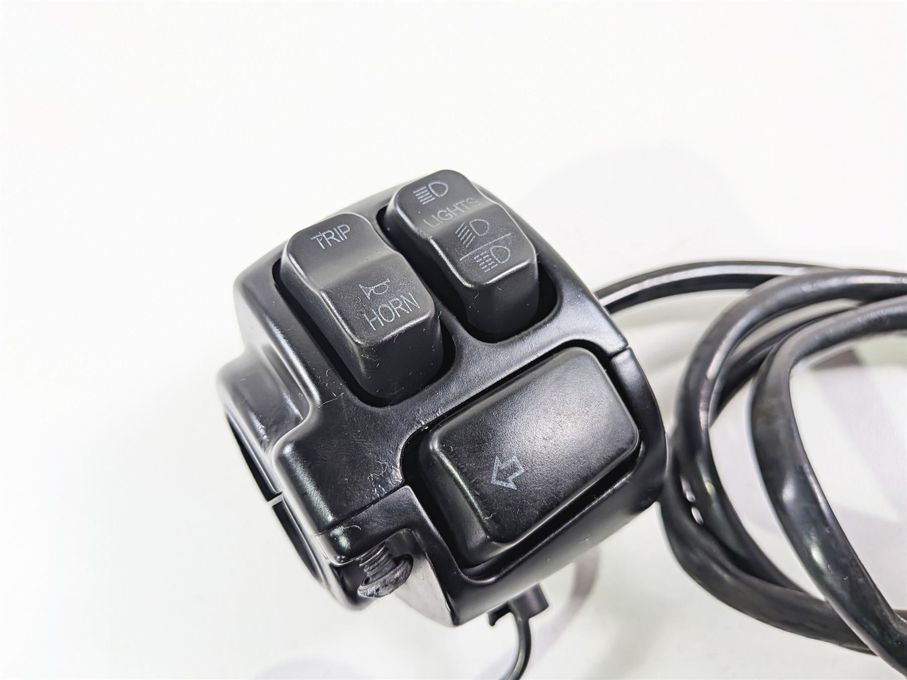 2014 Harley FXDL Dyna Low Rider Left Hand Control Switch + Blinker 72945-12A {{ shop.shopifyCountryName }} - Mototech271