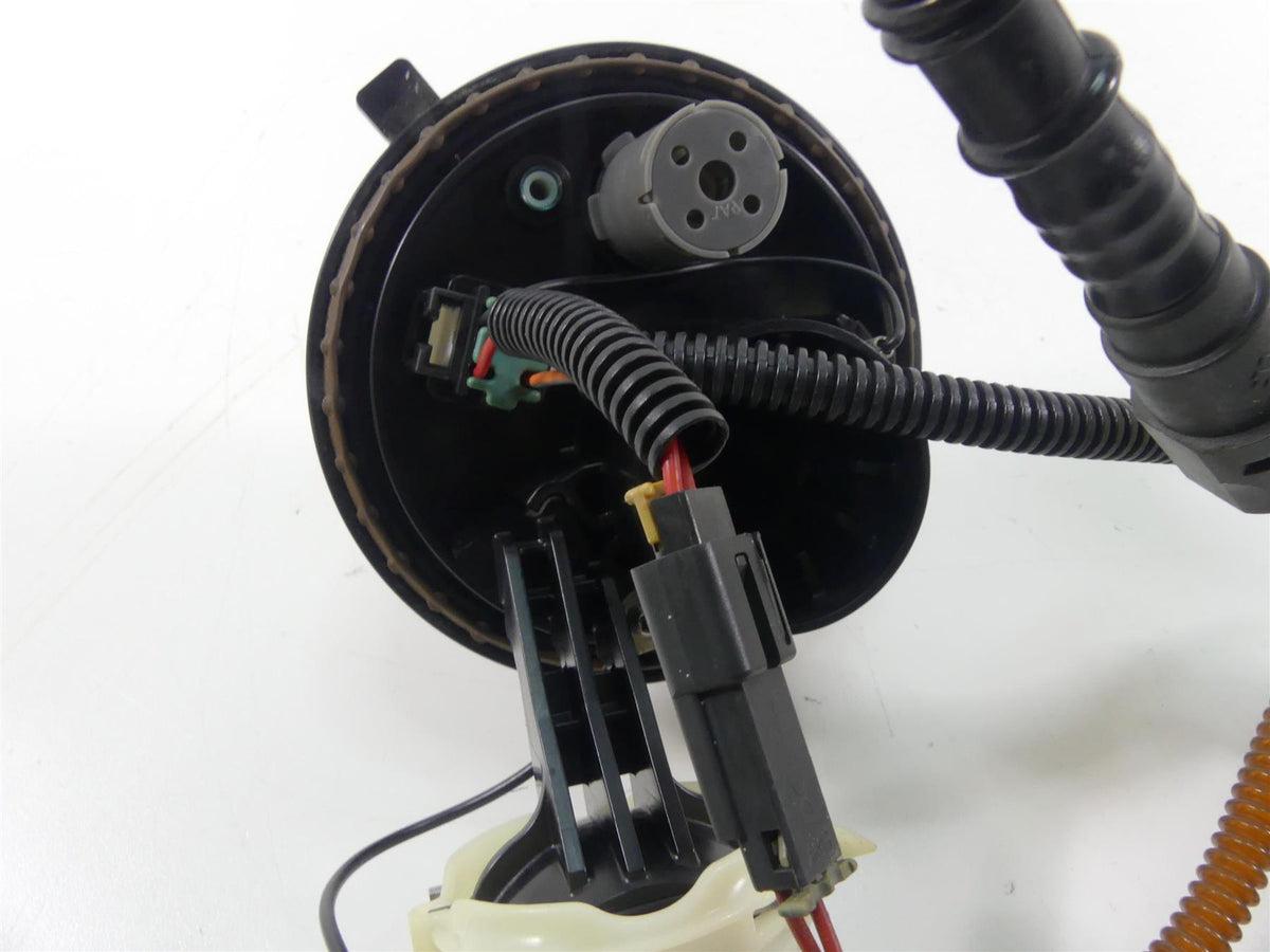 2013 Harley Touring FLHX Street Glide Fuel Gas Petrol Pump 75069-08C {{ shop.shopifyCountryName }} - Mototech271