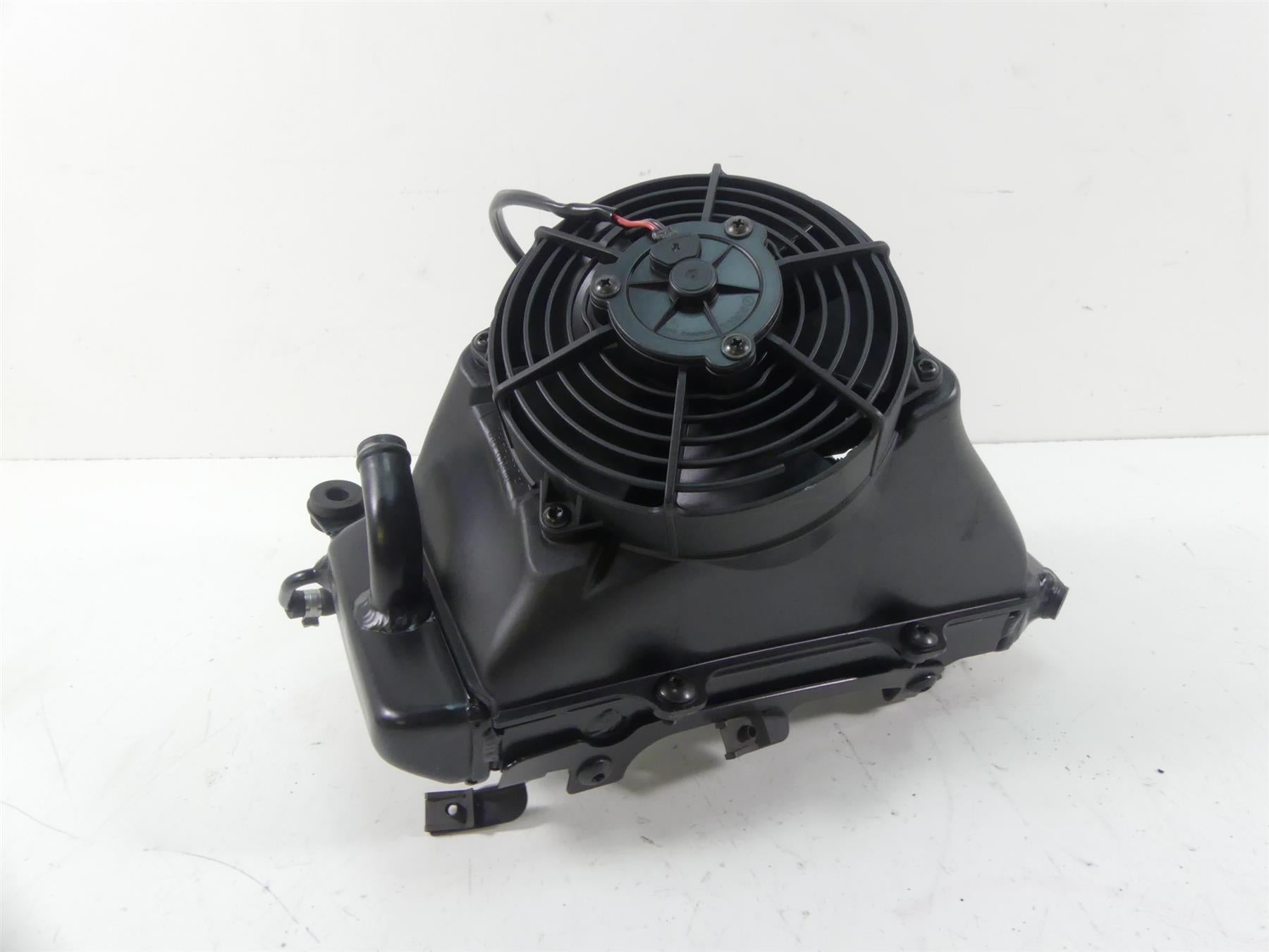 2015 Eric Buell Racing 1190SX Left Radiator Fan Hoses Shroud Set Q0022.1B7 {{ shop.shopifyCountryName }} - Mototech271