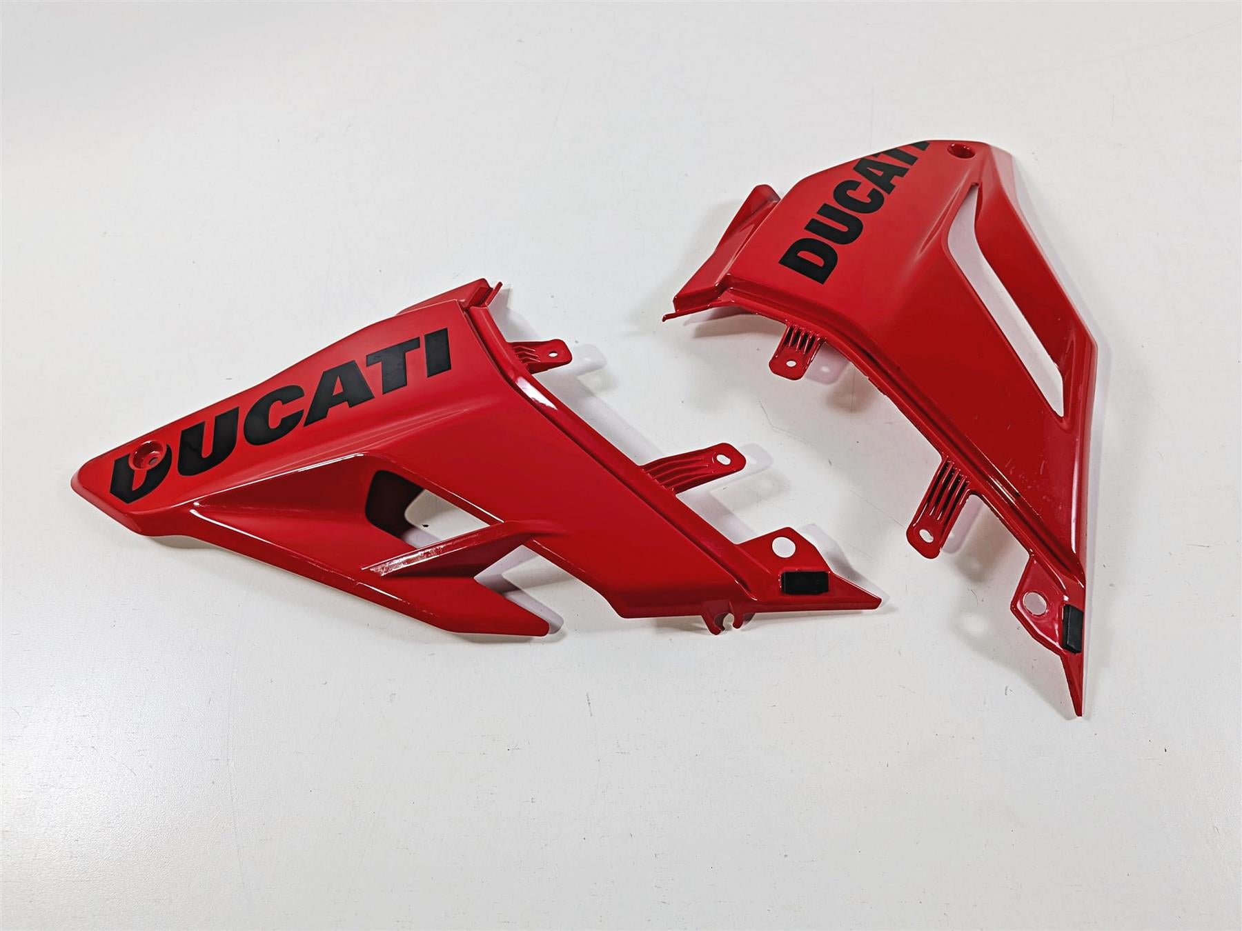 2023 Ducati Streetfighter V4 Red Lower Oil Cooler Cover Fairing Set 4801A651A-Mototech271