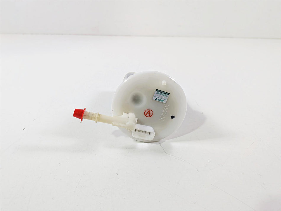 2016 Yamaha YZF R1 RN32 Fuel Gas Petrol Pump - Tested 2CR-13907-00-00 {{ shop.shopifyCountryName }} - Mototech271
