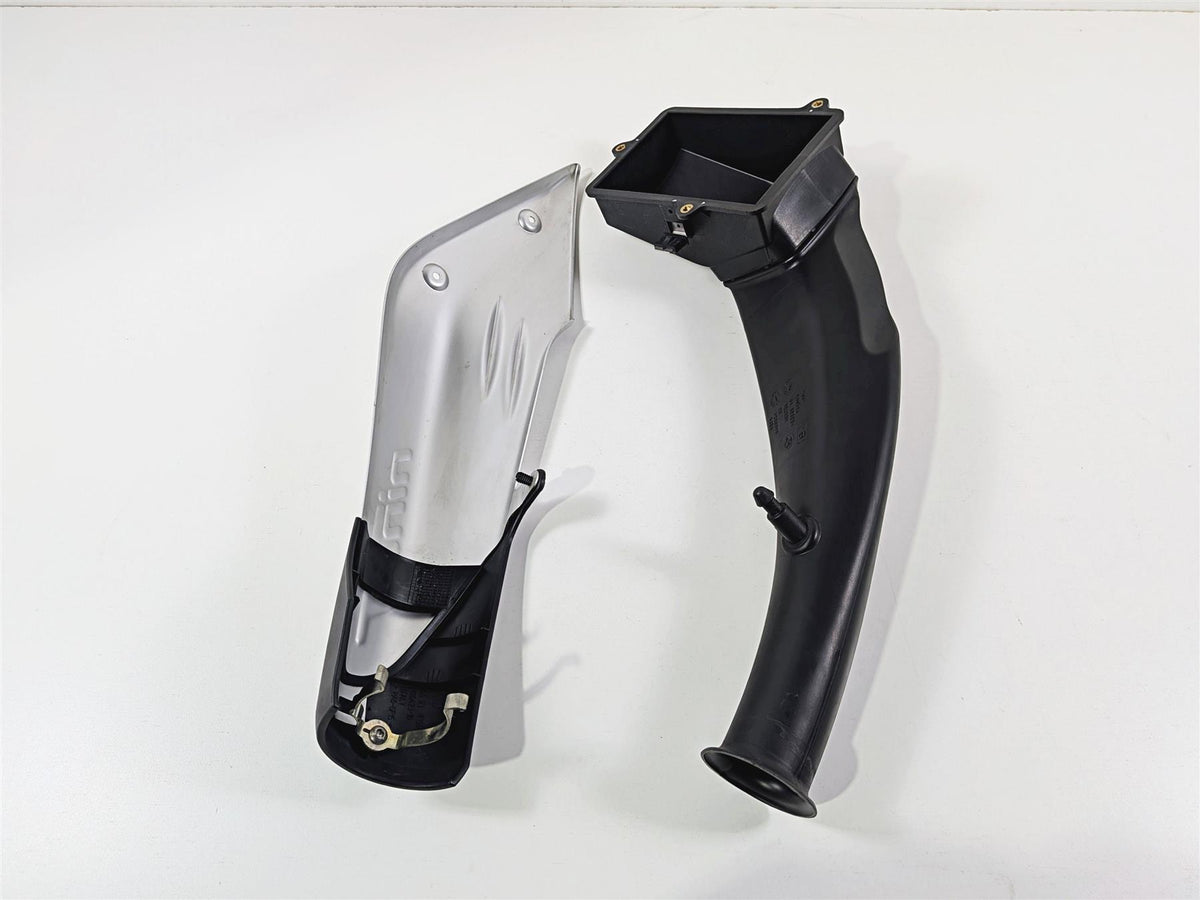 2023 BMW R nineT Scrambler K23 Air Inlet Snorkel Cover & Tube 46638546494 {{ shop.shopifyCountryName }} - Mototech271