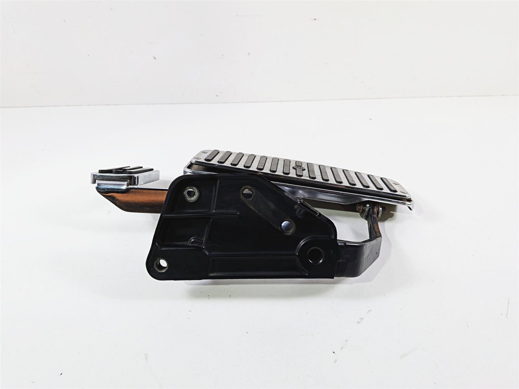 1996 Harley FLSTC Softail Heritage Front Right Floor Board Brake Pedal 42431-87A {{ shop.shopifyCountryName }} - Mototech271