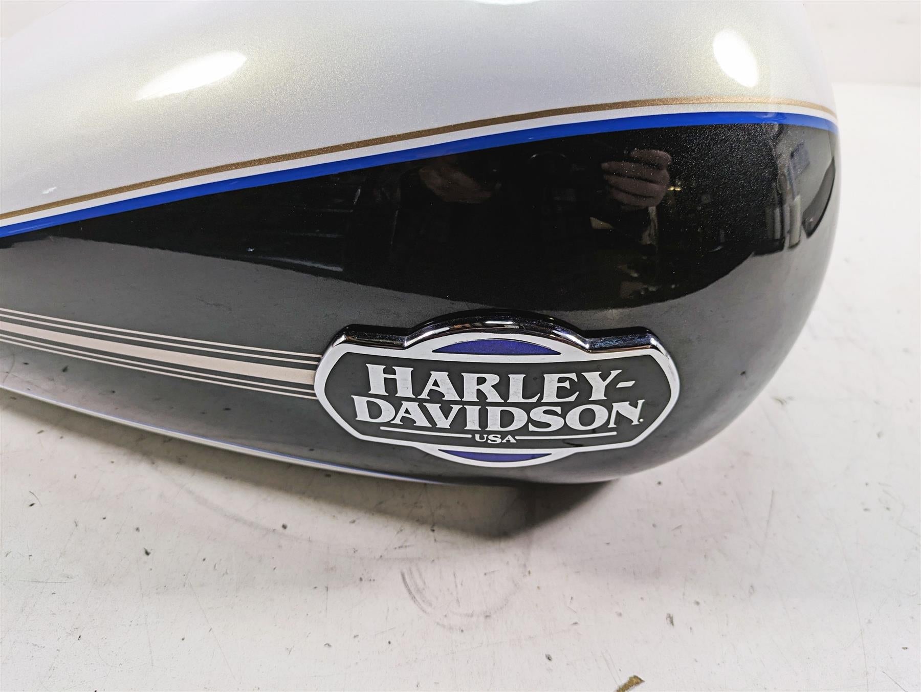 2008 Harley FLHTCU Electra Glide Fuel Gas Petrol Tank - No Dents 61356-08 {{ shop.shopifyCountryName }} - Mototech271