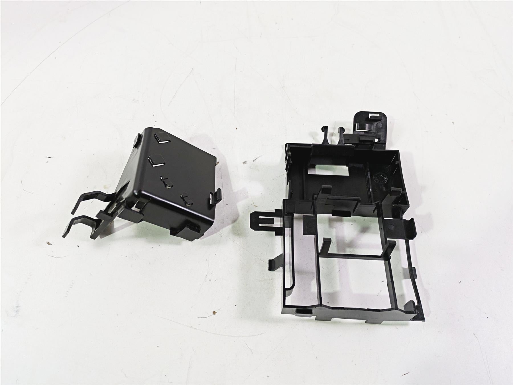 2010 Harley VRSCF Muscle Rod All Electric Plastic Holder In Set 70393-07 {{ shop.shopifyCountryName }} - Mototech271