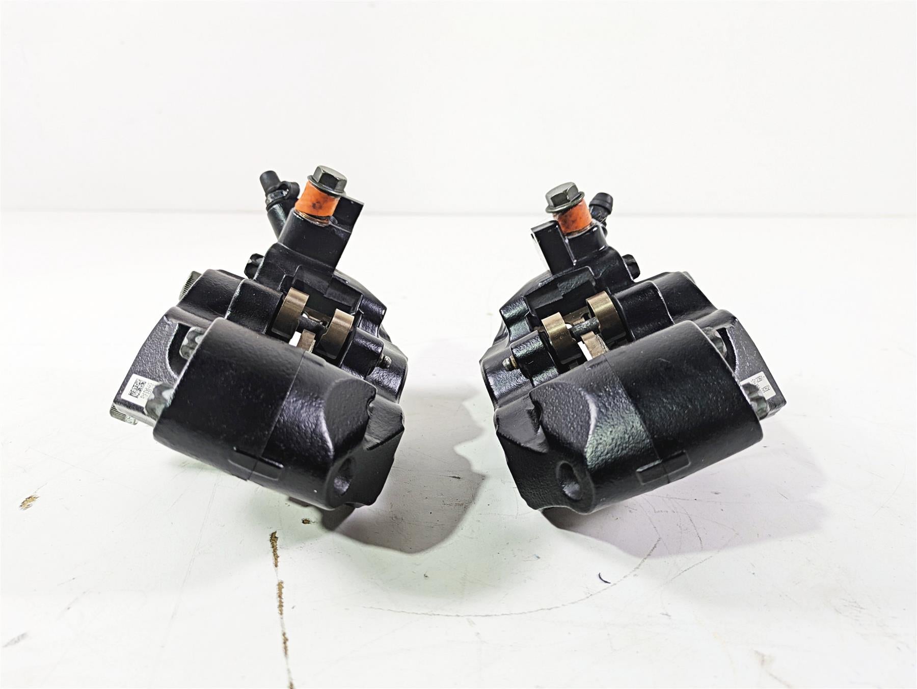 2019 Indian Chieftain Limited Front Brake Caliper Set 1912390 1912391 {{ shop.shopifyCountryName }} - Mototech271