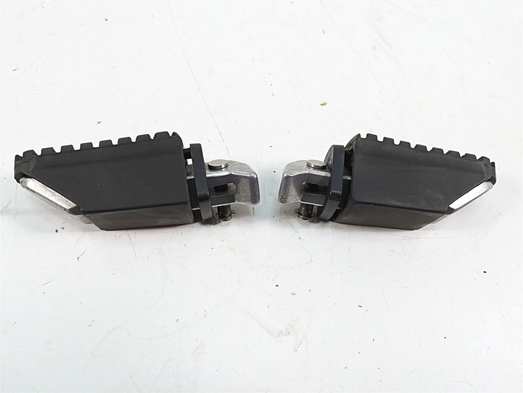 2012 Triumph Tiger 800XC ABS Rear Passenger Footpeg Set T2084401 T2084402 {{ shop.shopifyCountryName }} - Mototech271