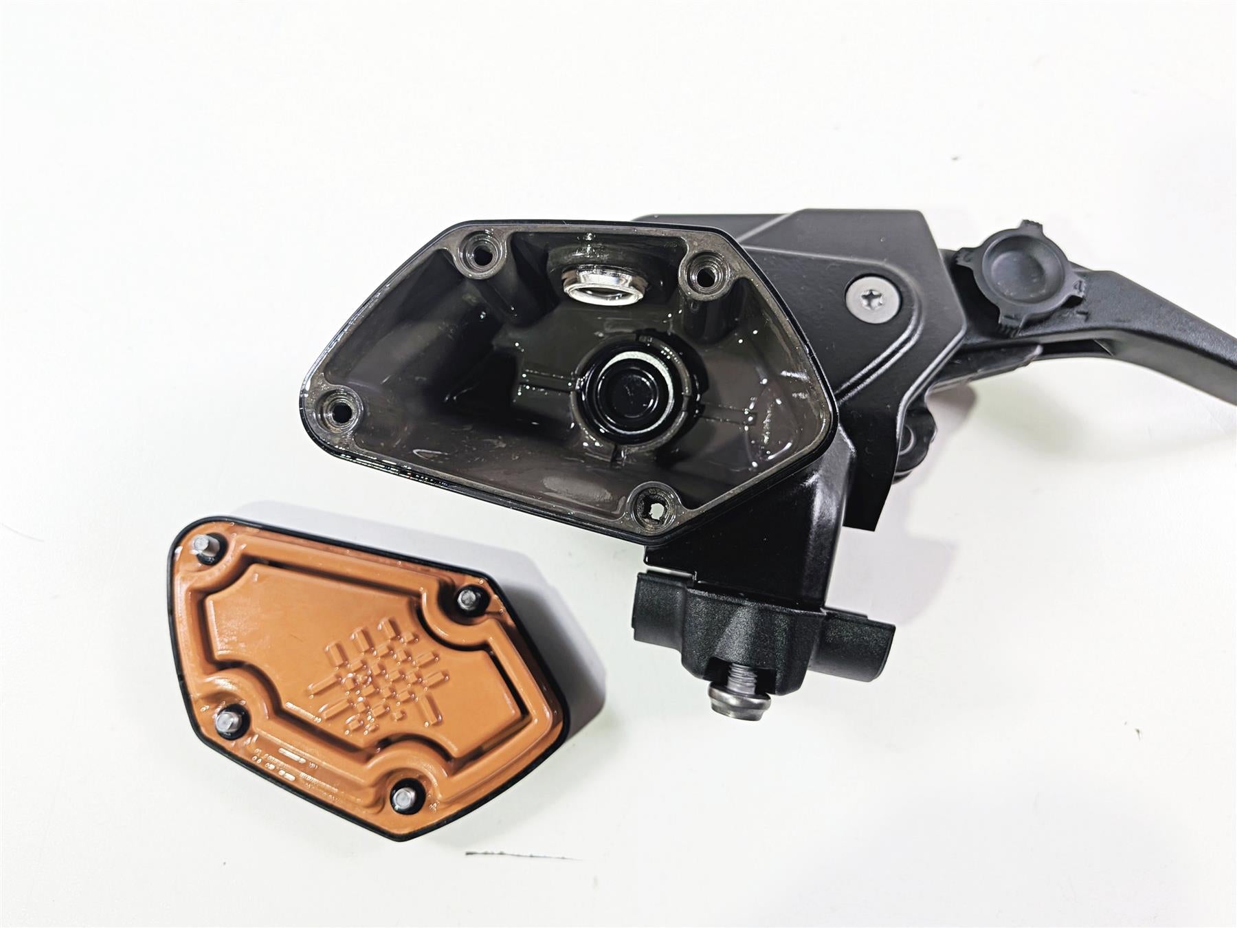 2016 BMW R1200RT RT RTW K52 Front Brake Master Cylinder 32728559604 {{ shop.shopifyCountryName }} - Mototech271