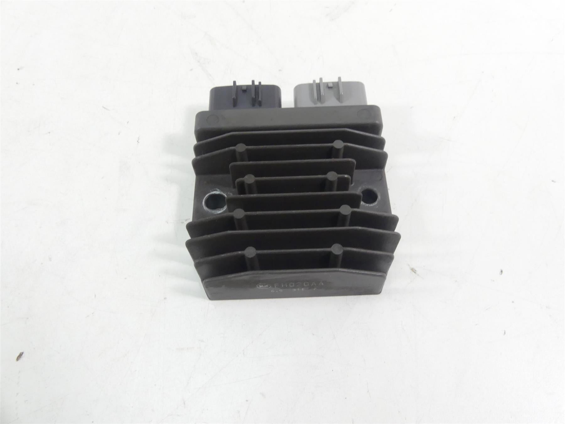 2017 BMW R1200GS GSW K50 Rectifier Voltage Regulator FH020AA 12318523367 {{ shop.shopifyCountryName }} - Mototech271