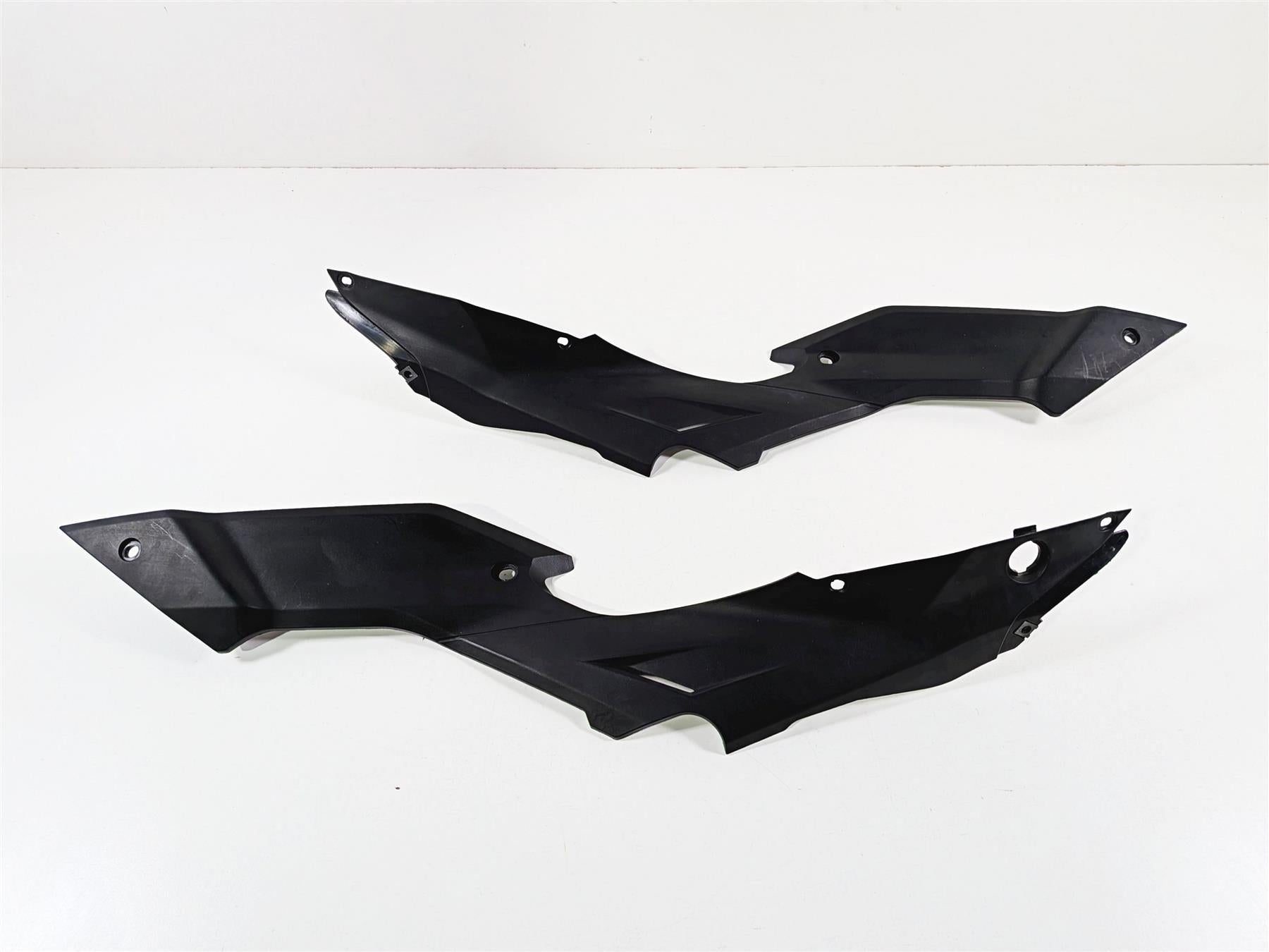 2011 Ducati Streetfighter 1098 S Under Seat Side Cover Set 48211562A 48211572A {{ shop.shopifyCountryName }} - Mototech271