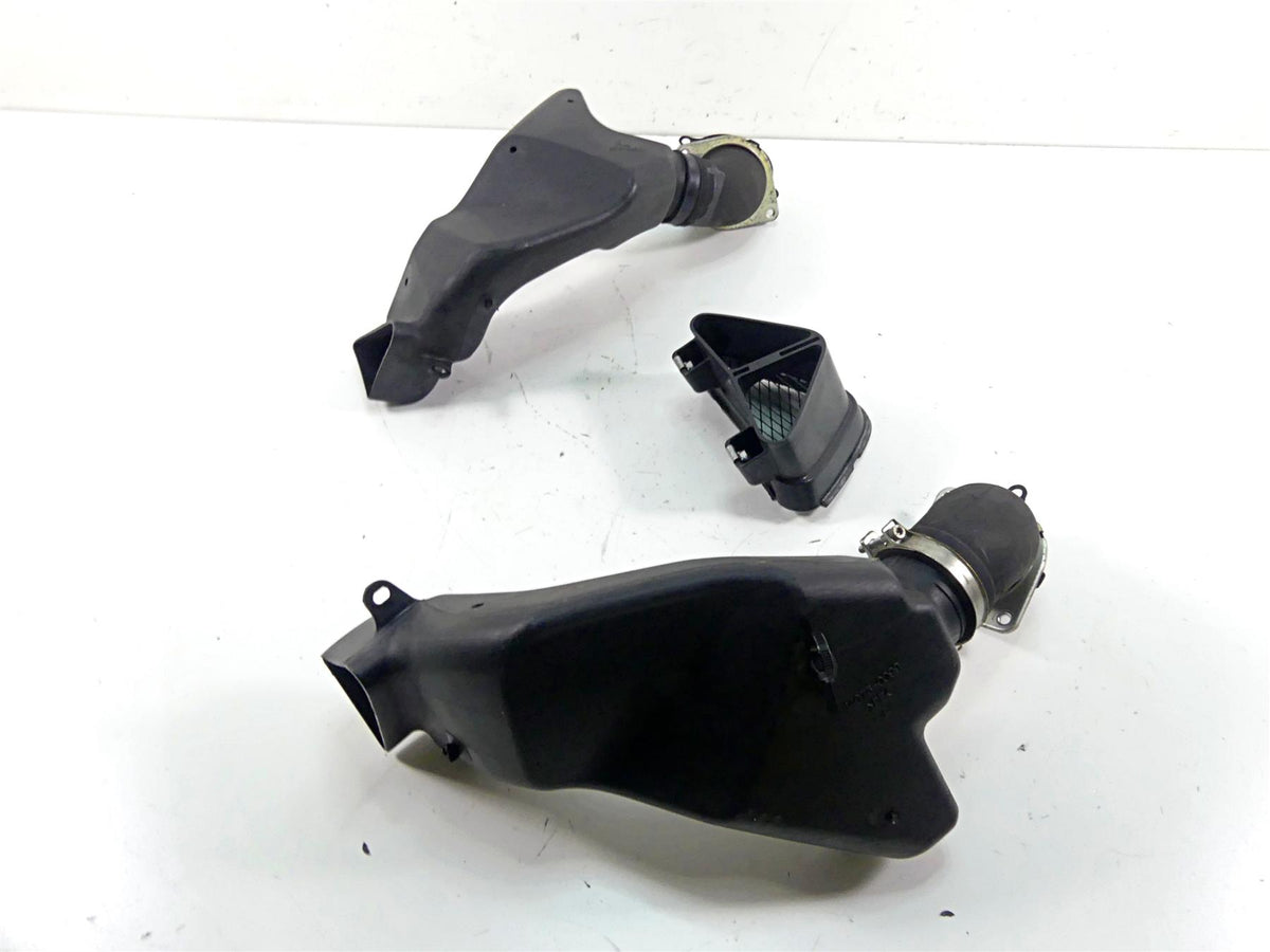 2010 Kawasaki ZX1400 ZX14 R Ninja Front Air Ram & Center Duct Set 14073-0099 {{ shop.shopifyCountryName }} - Mototech271