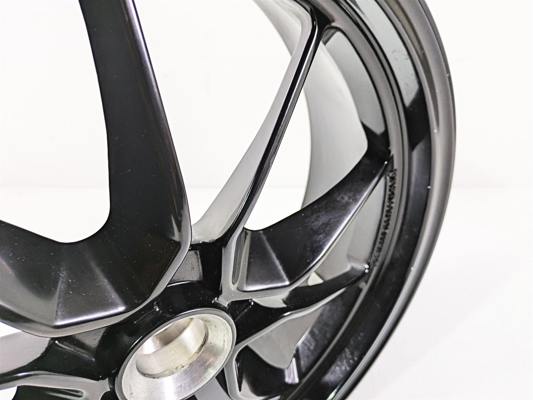 2013 Ducati Hyperstrada 821 Straight Rear Wheel Rim 17x5.5 50211571AA {{ shop.shopifyCountryName }} - Mototech271