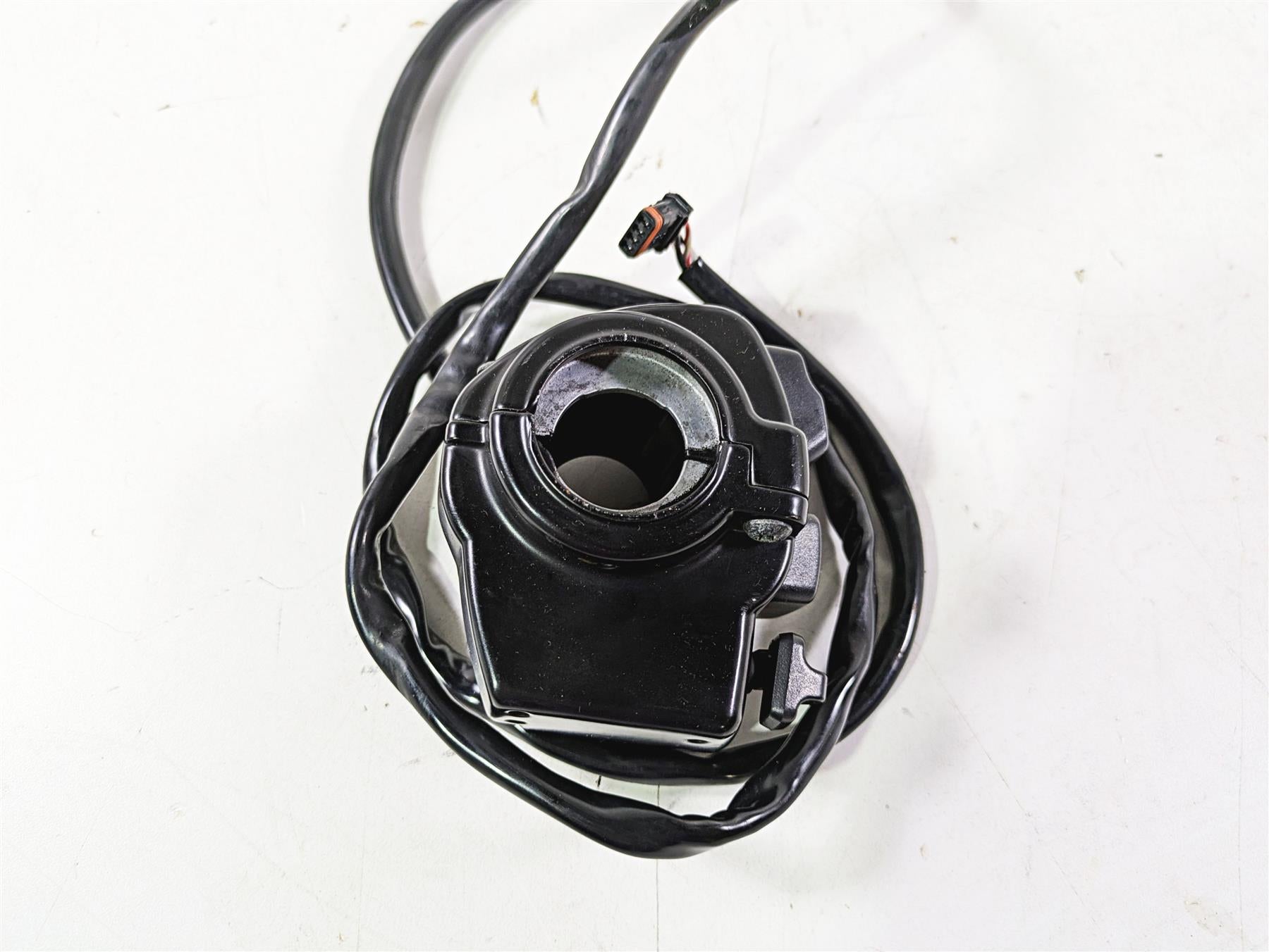 2018 Harley Softail FXFBS Fat Bob Left Control Switch Cruise Control 41000369 {{ shop.shopifyCountryName }} - Mototech271